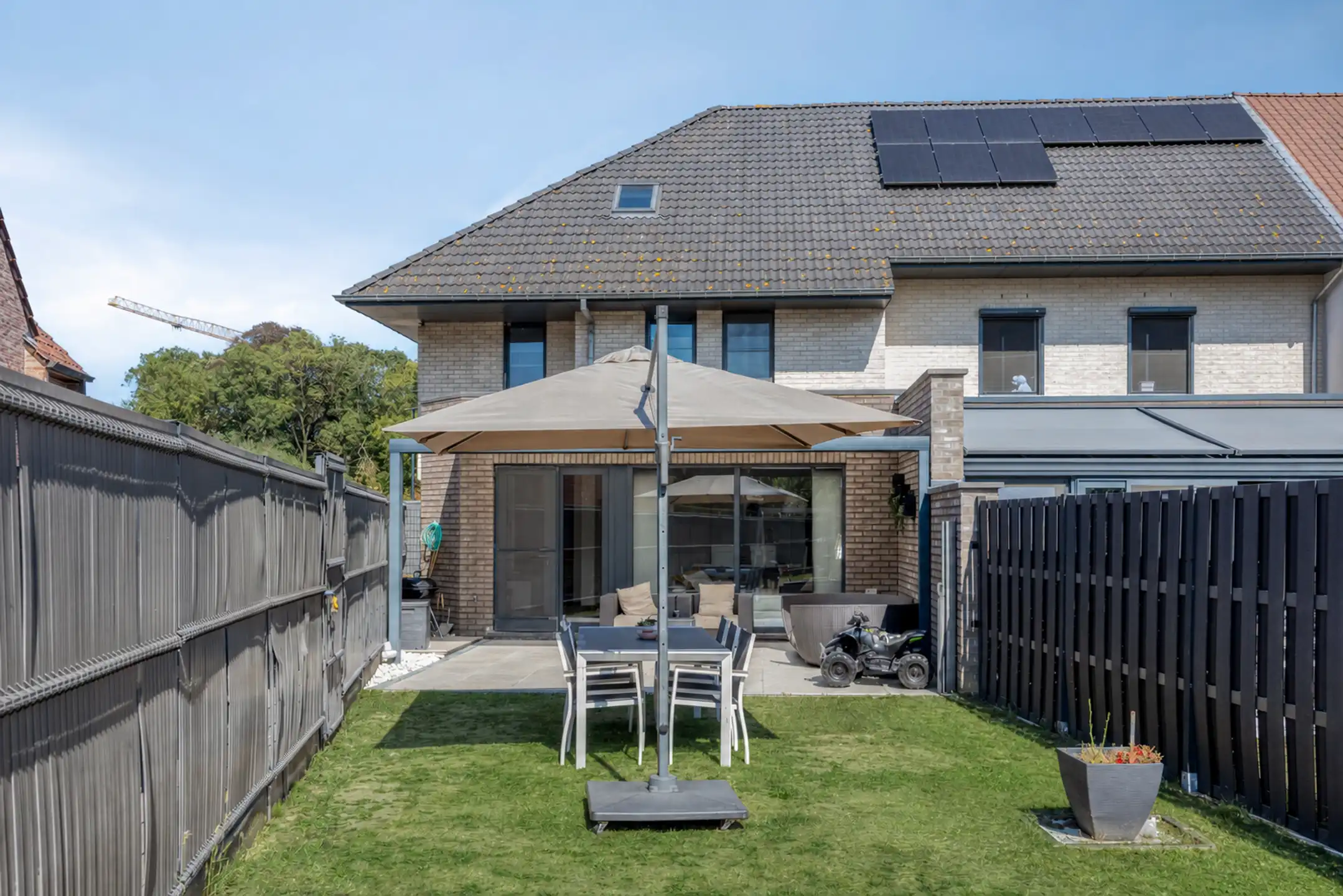 Ruime gezinswoning van 215 m² met vier à vijf kamers en tuin foto 26