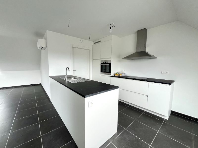 ENERGIEZUINIG DAKAPPARTEMENT MET TWEE SLAAPKAMERS EN GARAGE TE HUUR foto 6