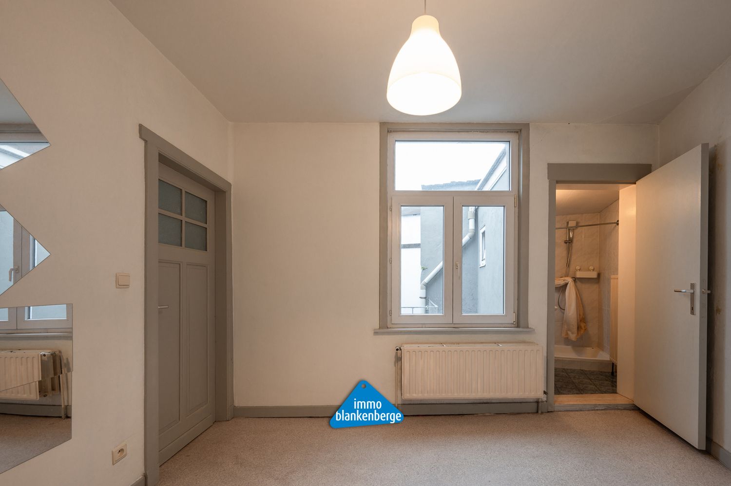 Opbrengsteigendom met Drie Zelfstandige Wooneenheden foto 28