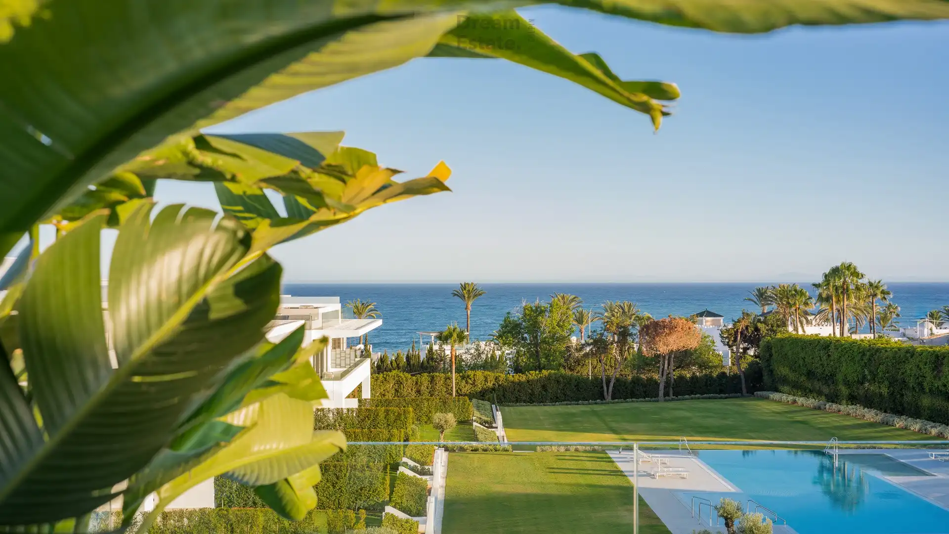 Top notch villa langs de Golden Mile met zicht op zee, Marbella. foto 48