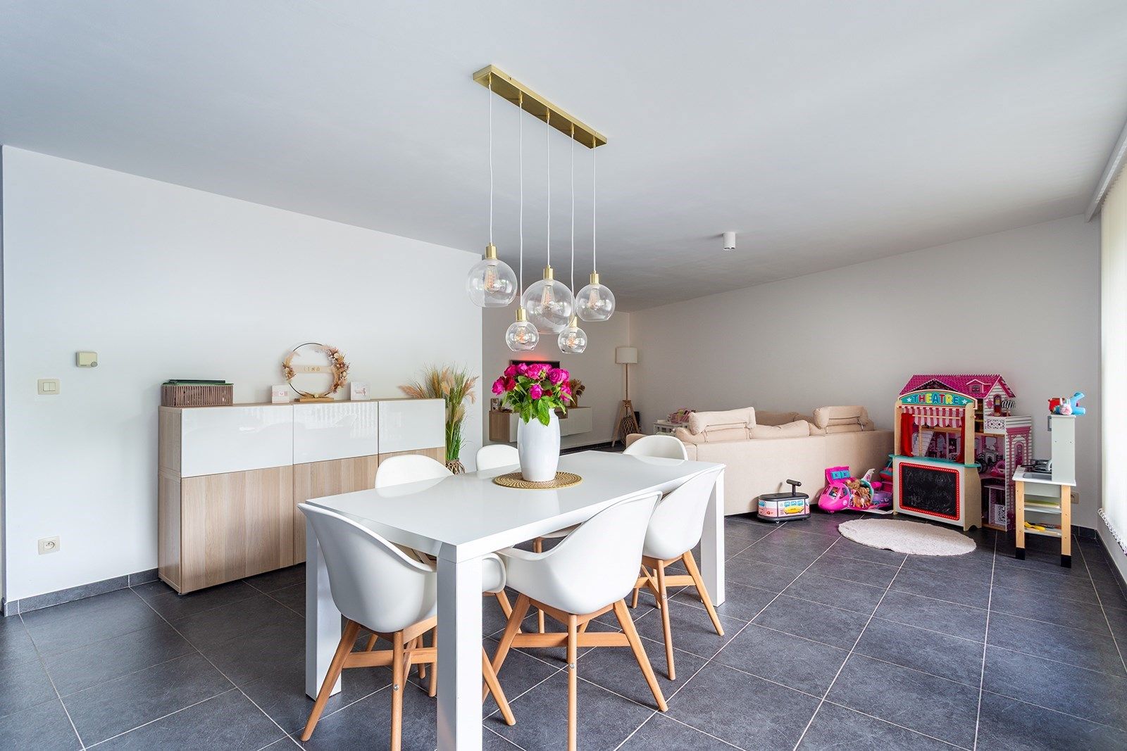 Ruim en Instapklaar appartement met terras  foto 3
