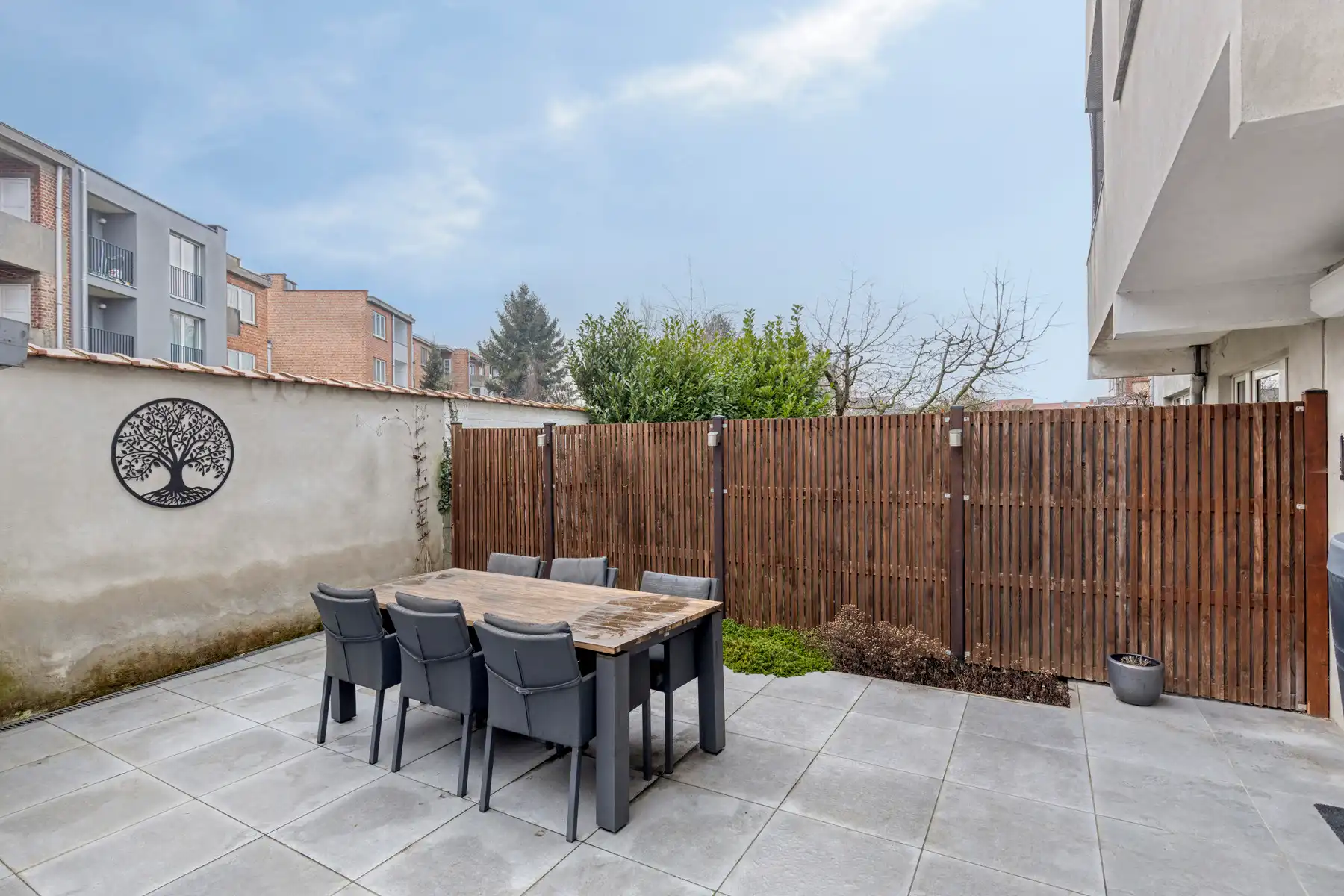 Leemans Immobiliën biedt u dit instapklare gelijkvloers appartement aan, gelegen op een uitstekende centrale locatie in het hart van Zellik foto 22