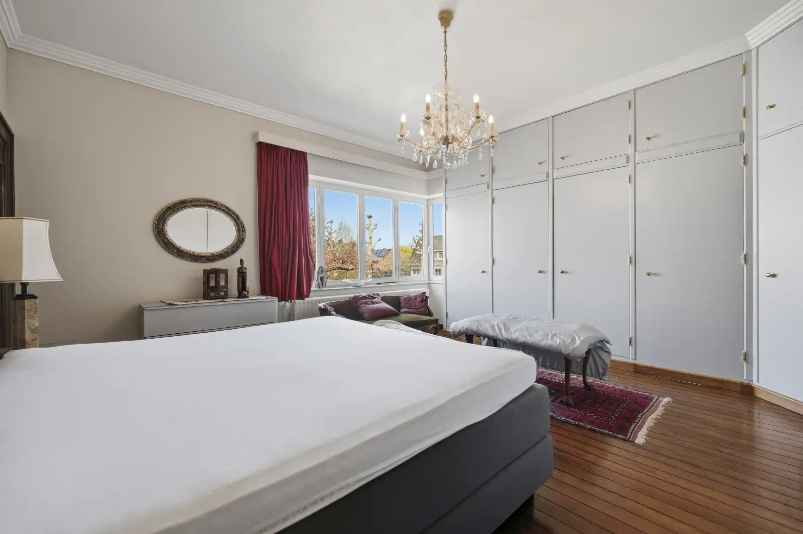 Karaktervolle interbellumwoning met veel ruimte, grote tuin en garage foto 23