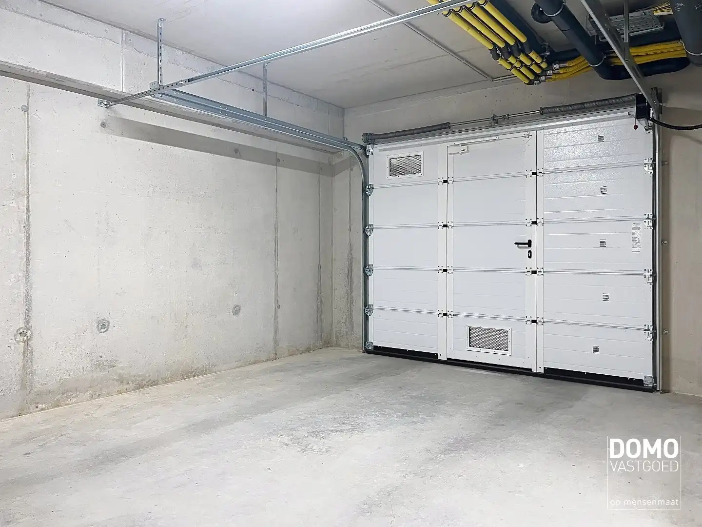 RUIM APPARTEMENT MET PRACHTIG TERRAS, LIFT EN GARAGEBOX IN CENTRUM KERMT foto 15
