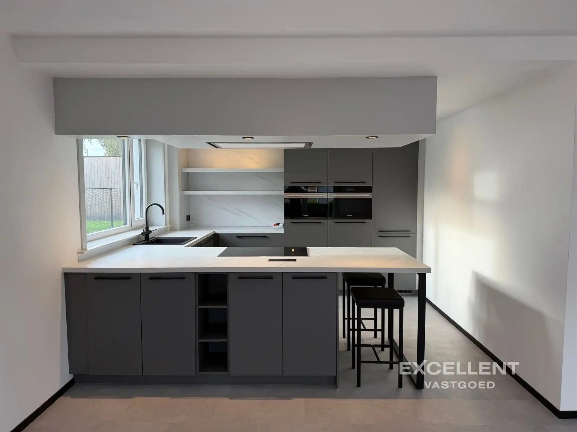 Gelijkvloers vernieuwbouw appartement te huur met 2 slaapkamers foto 3