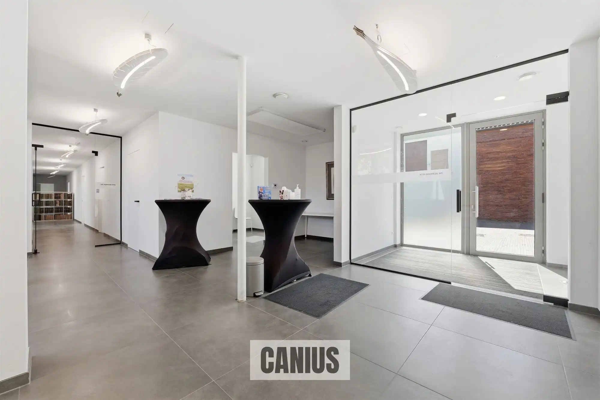 KANTOORGEBOUW MET PRAKTIJKRUIMTES OP TOPLOCATIE foto 2