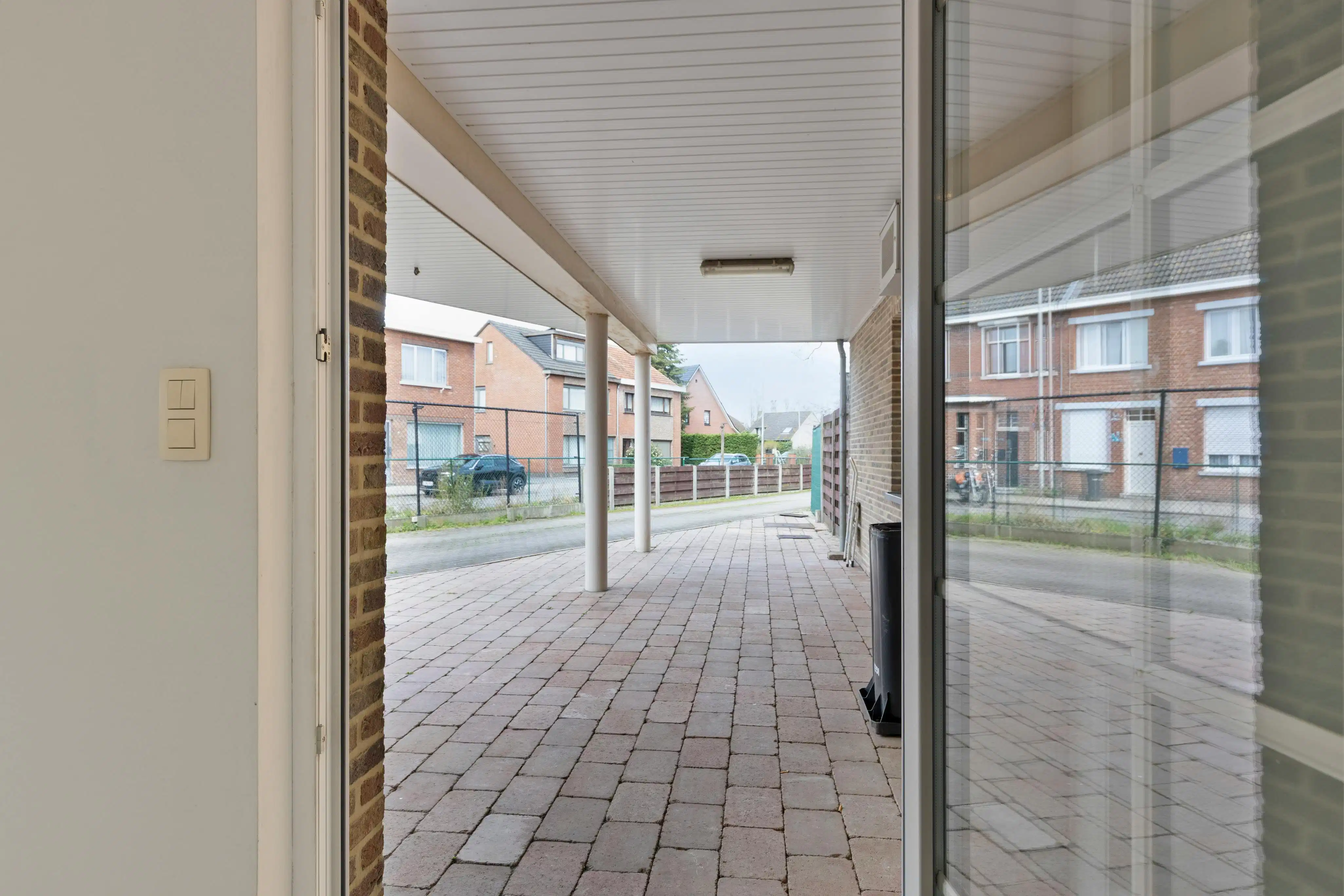 Instapklaar gelijkvloers app met terras en autostaanplaats! foto 15