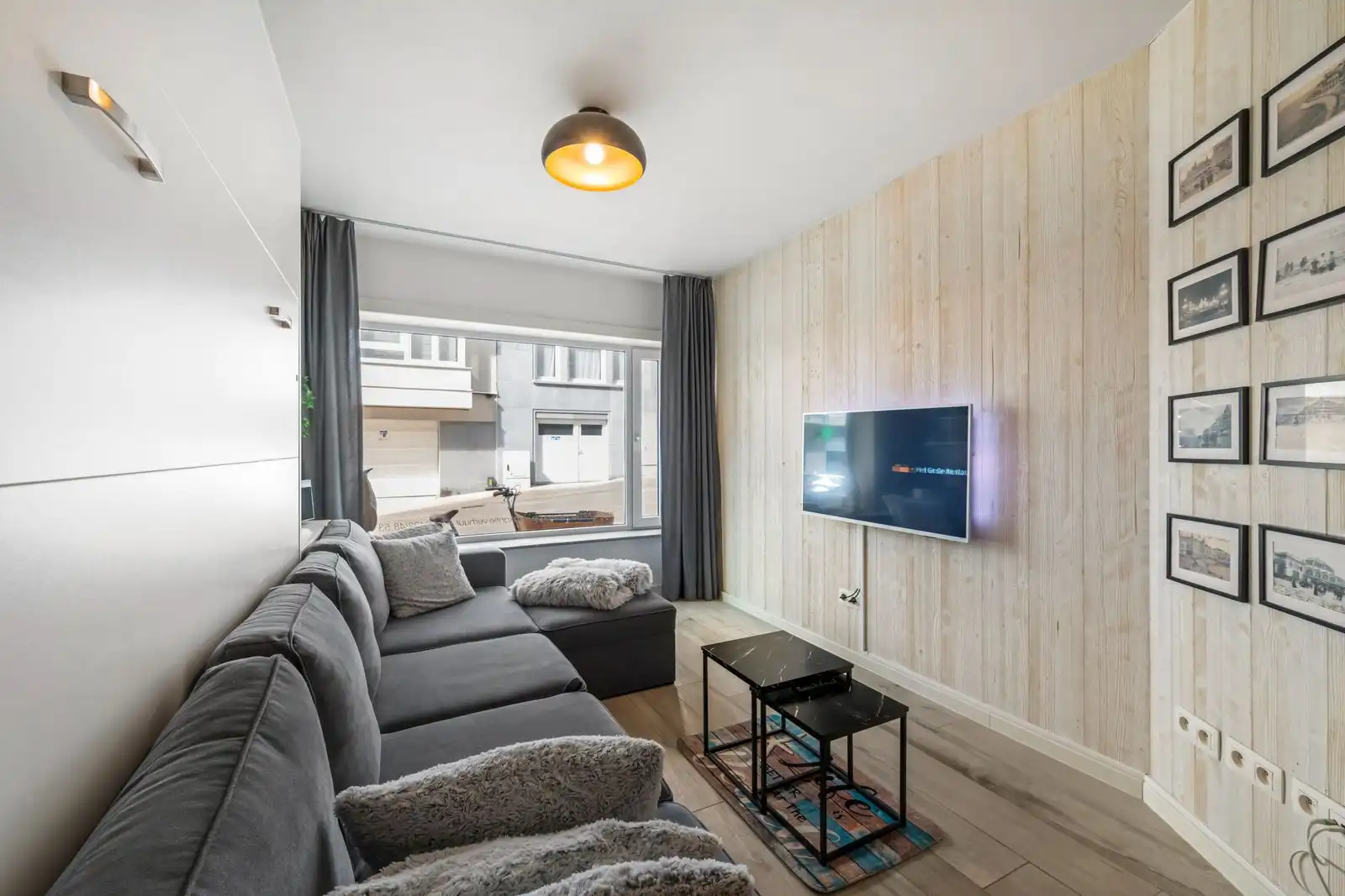 Modern en gezellig appartement met 1 slpk én terras achteraan pal aan het strand ! foto 3