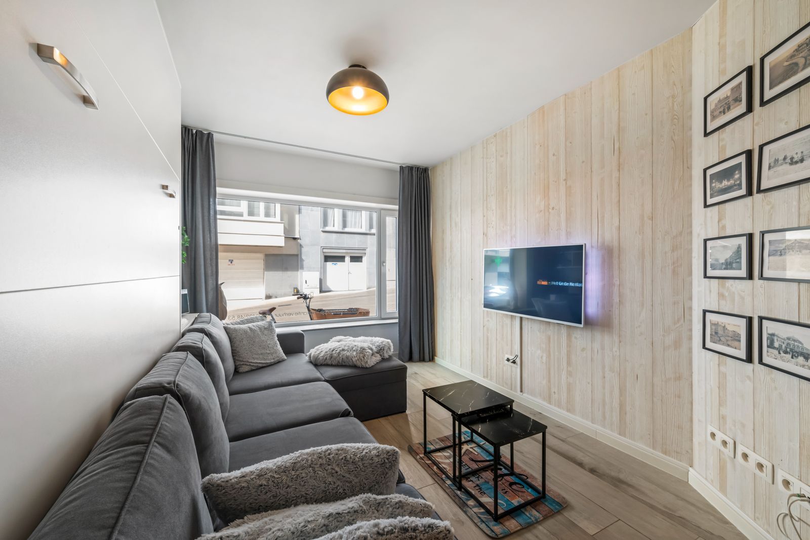 Modern en gezellig appartement met 1 slpk én terras achteraan pal aan het strand ! foto 3