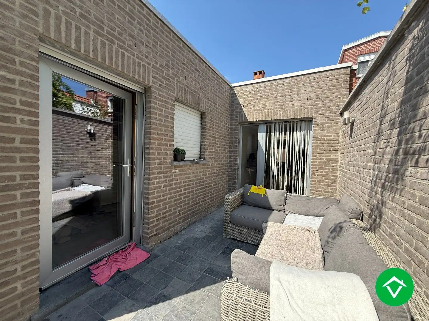 Instapklare woning met drie slaapkamers, tuin met uitweg, zolderkamer te Roeselare foto 15