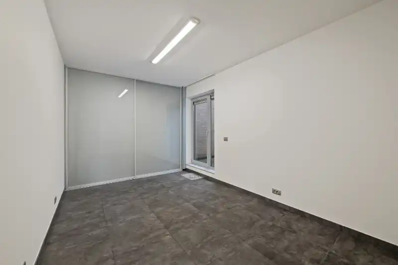 Roeselare-stadskern. Ruim en royaal wonen in het hart van Roeselare - dichtbij de Grote Markt&nbsp; Ruimte, licht, comfort en een absolute topligging. foto 15