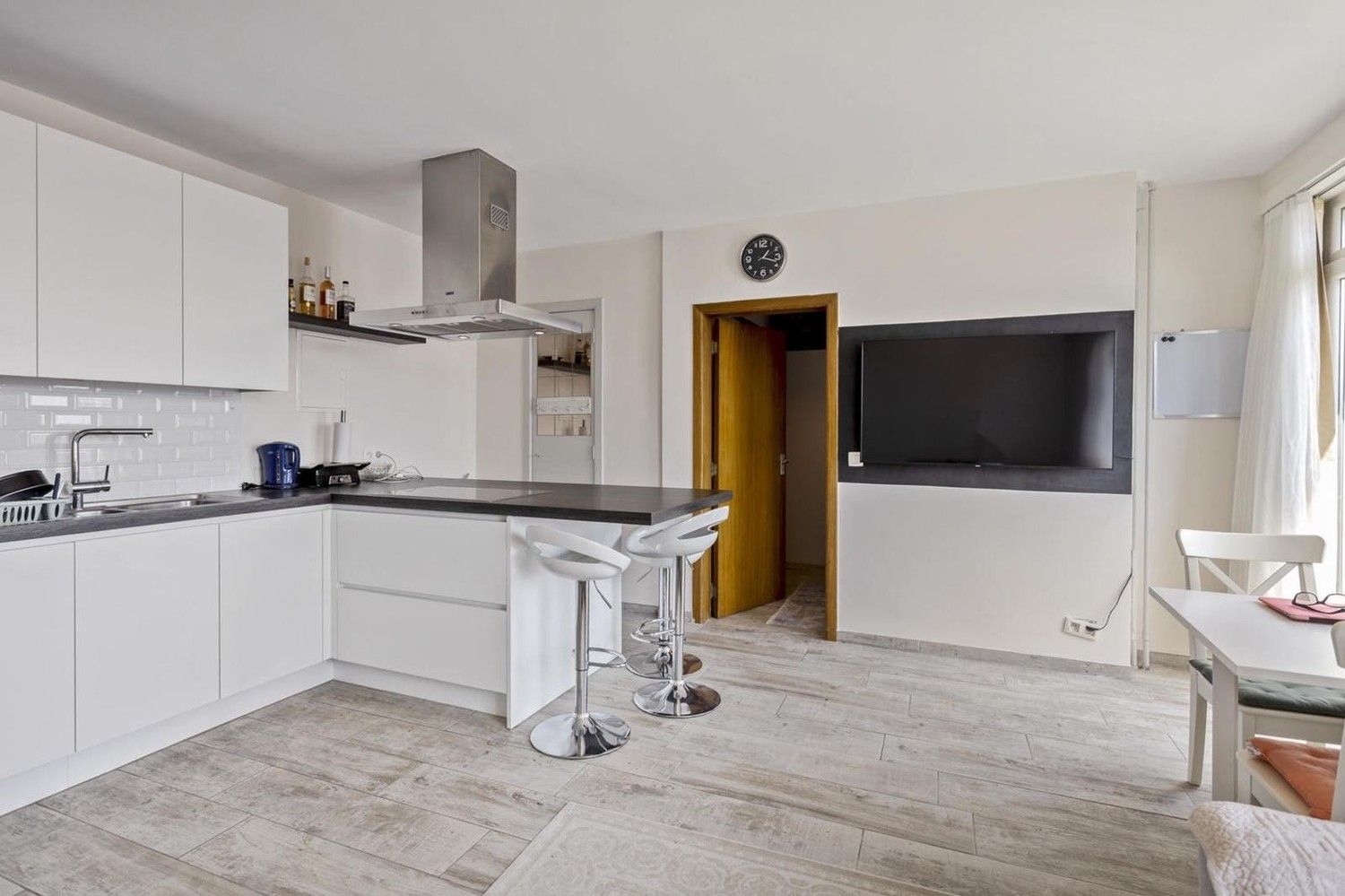 Volledig gerenoveerd appartement foto 3