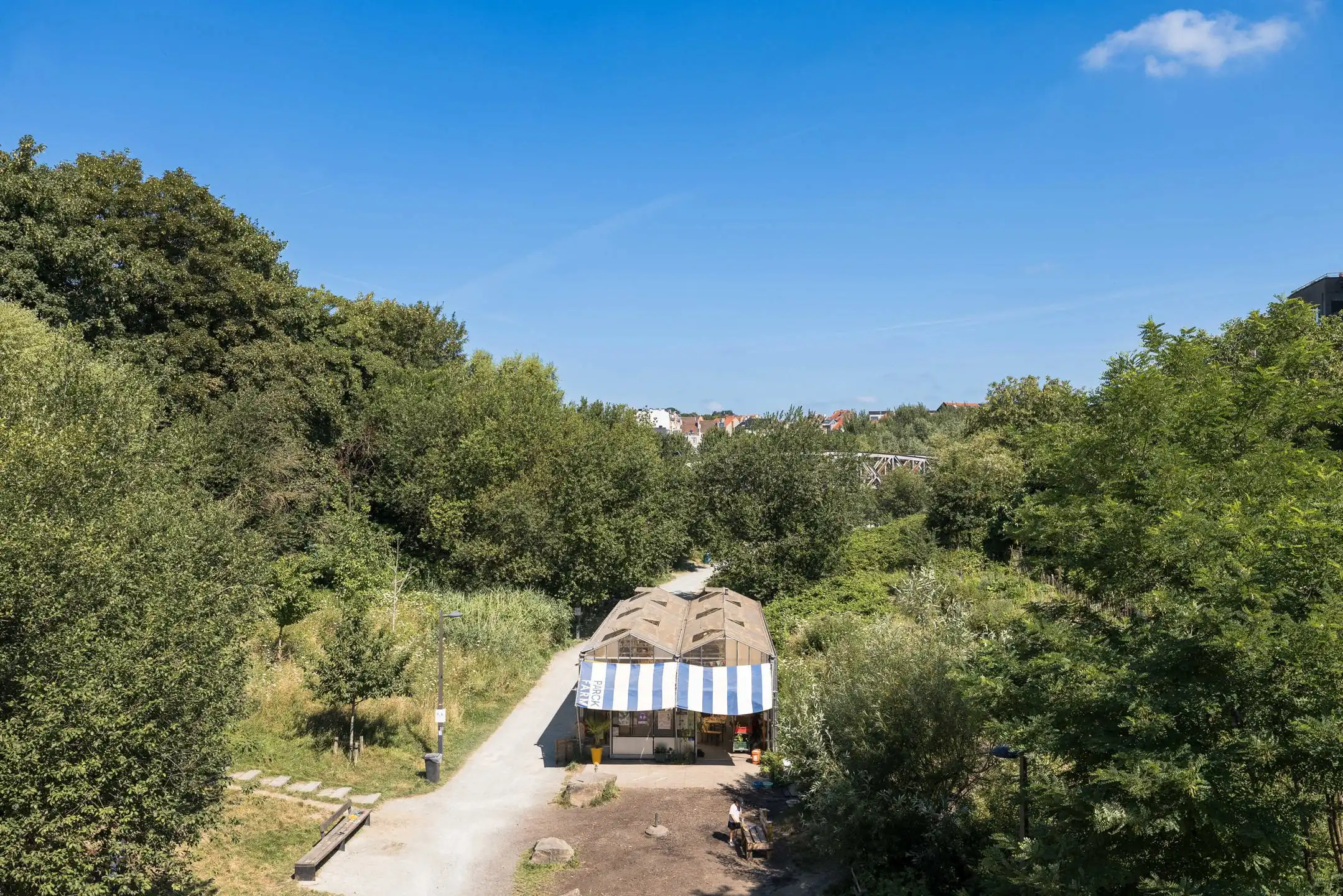 Werkplaats/magazijn van ± 530 m² met kantoor van ± 35 m² foto 6