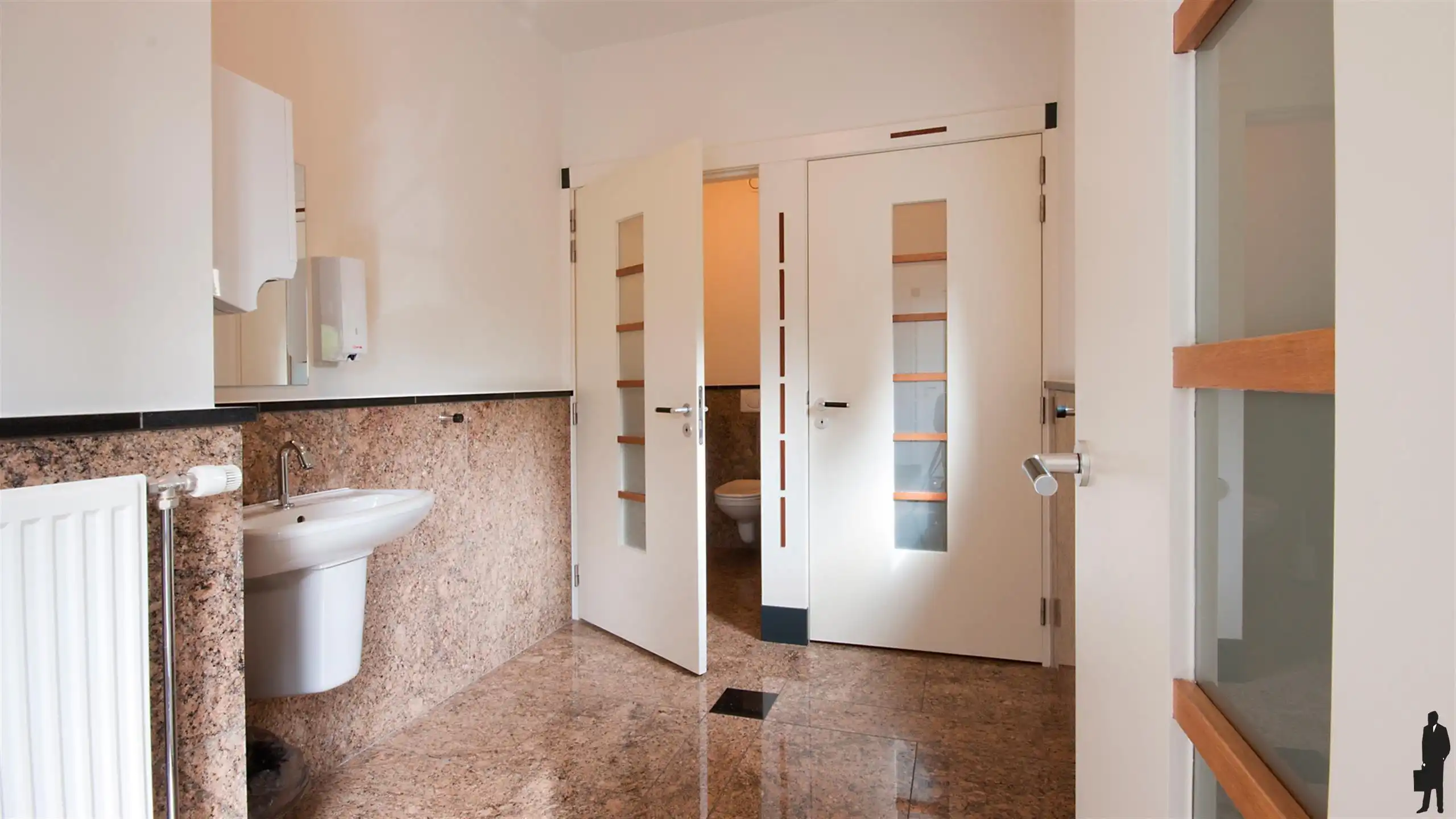 Kantoren 20 m² tot 260 m² te huur in Turnhout. Vanaf €280/mnd  foto 5