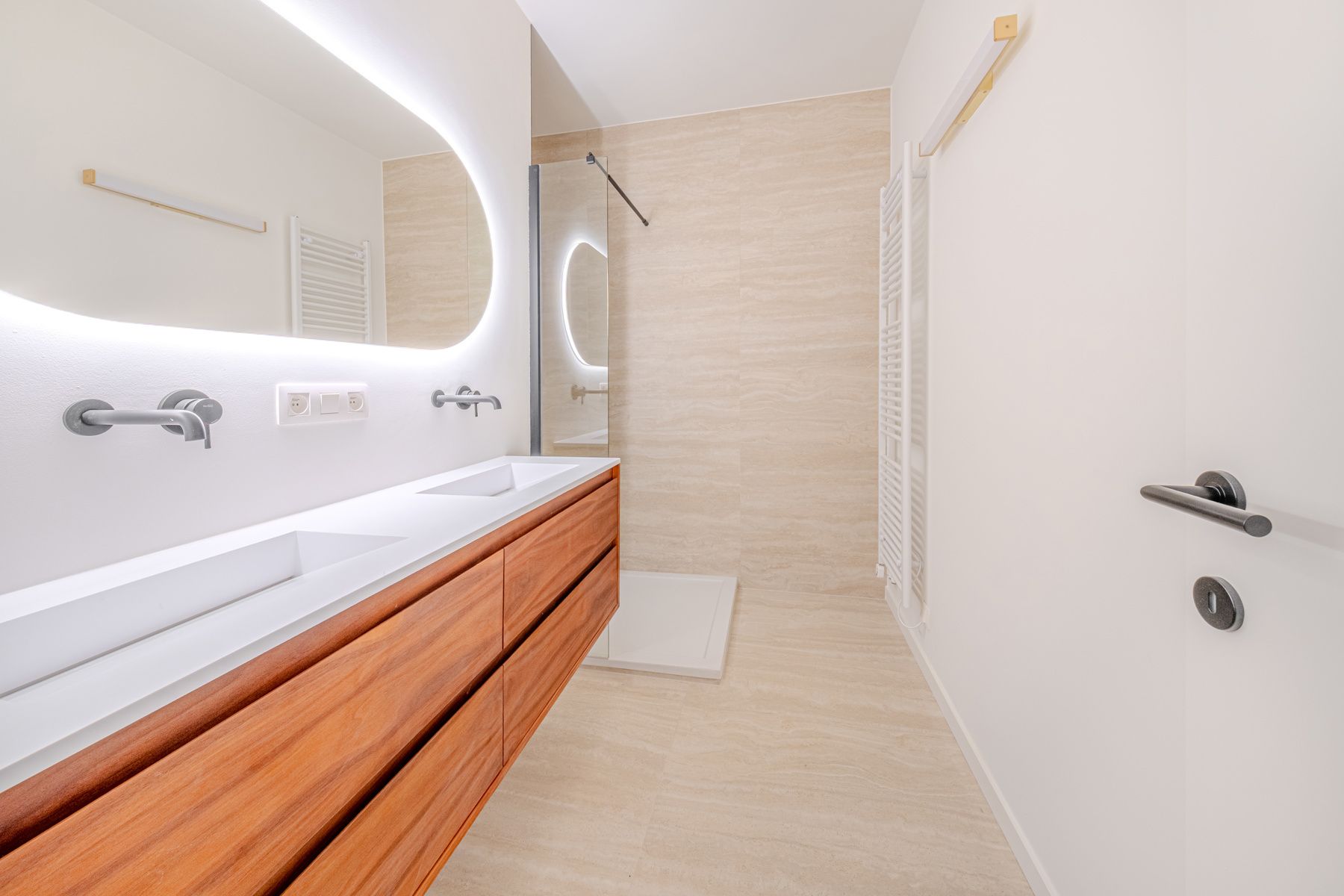 Volledig gerenoveerd 2slpk appartement op ‘t Zuid foto 6