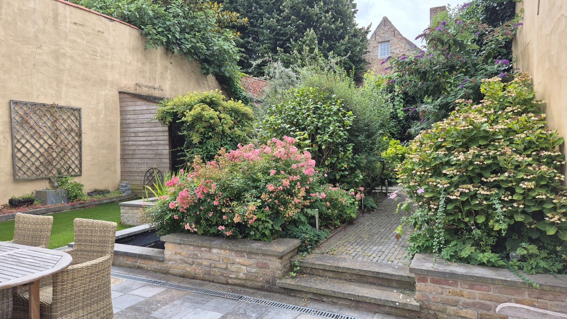 BRUGGE: exclusief pand met uitzonderlijke binnentuin foto 29