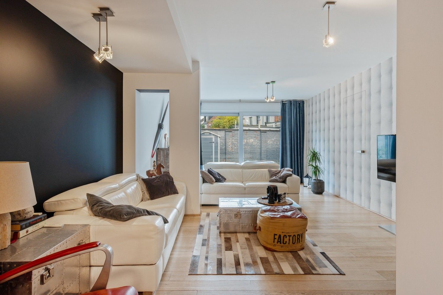 Instapklare woning met 4 slaapkamers, garage en tuin te Berchem! foto 4