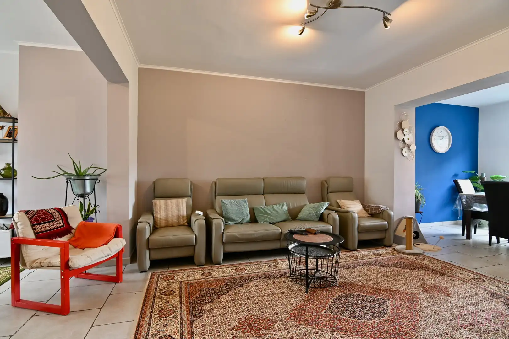 Leuke rijwoning met garage in een rustige kindvriendelijke buurt foto 4