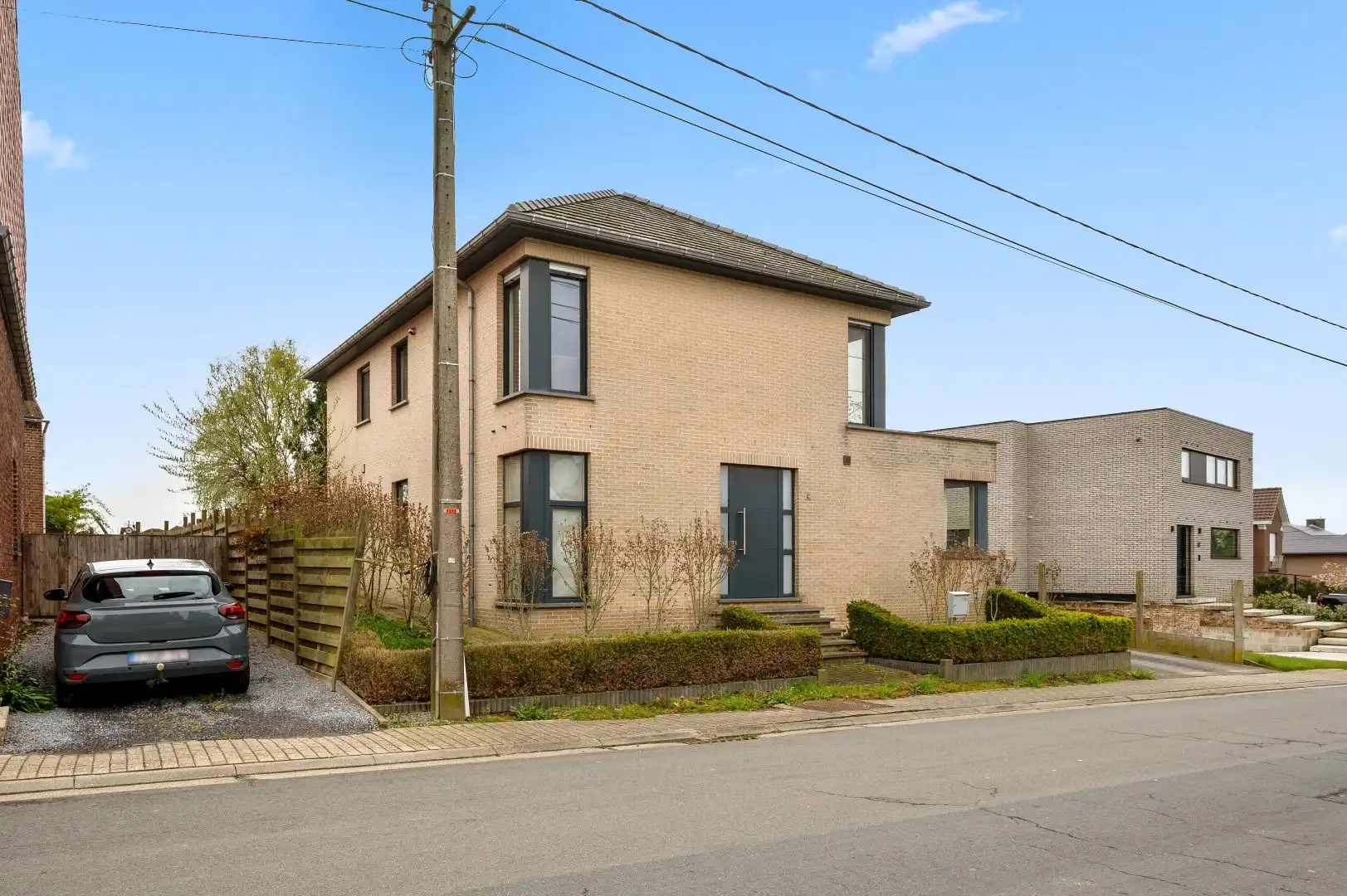 Instapklare OB (2006) met grote garage en 3 slpks foto 5