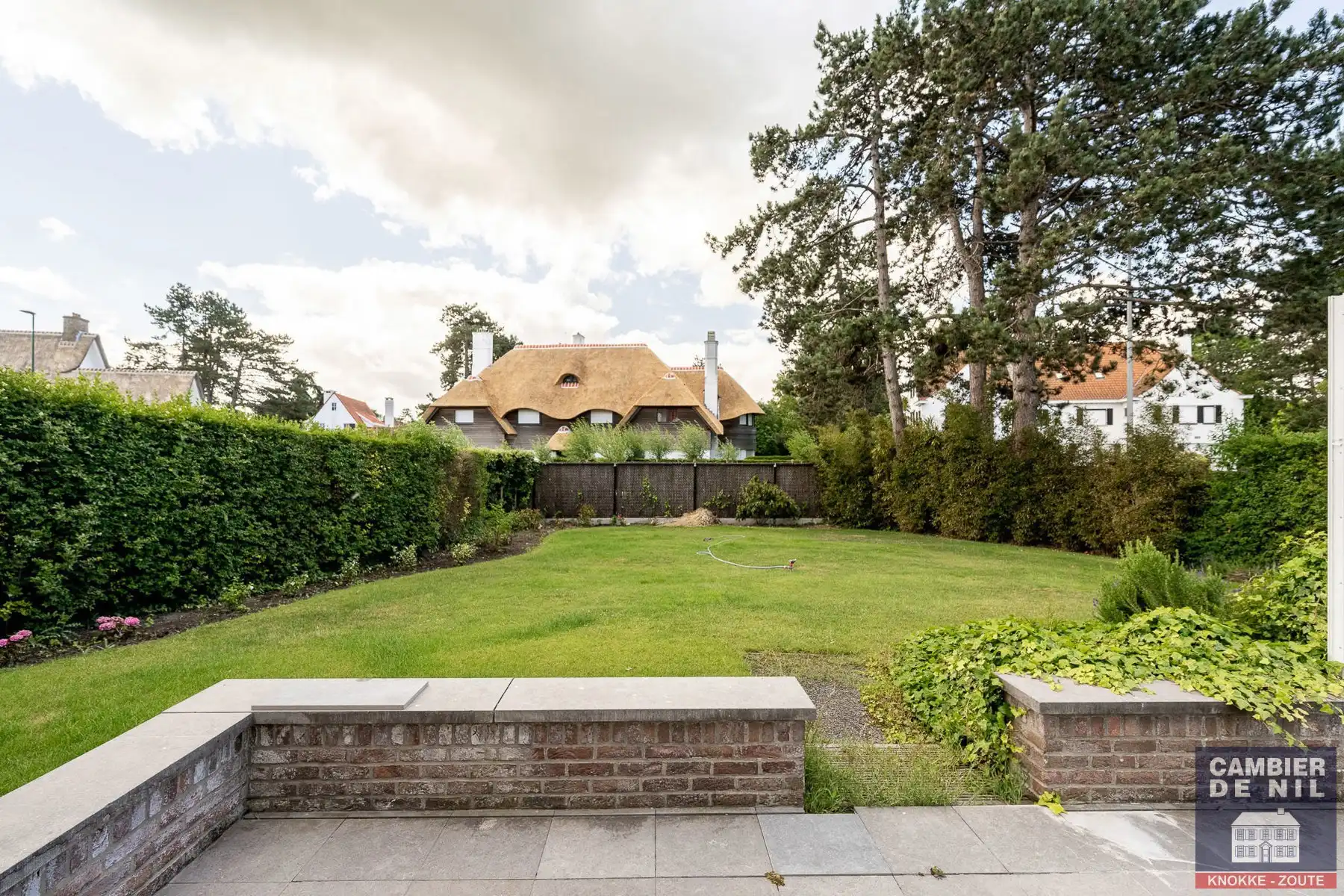 Charmante, ongemeubelde koppelvilla gelegen nabij Minigolf  foto 8