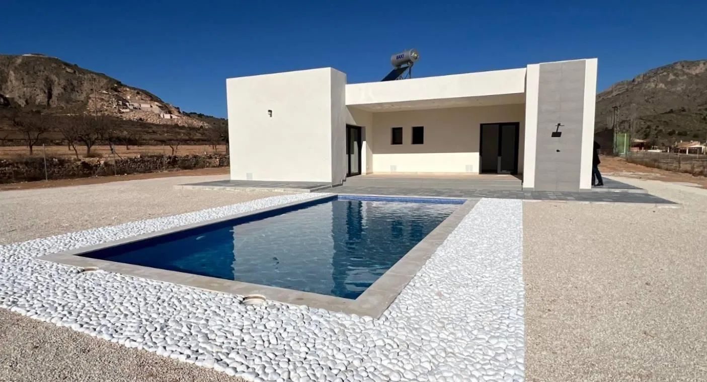 Exclusief leven in de natuur: luxe nieuwbouw villa op 5.000 m² in Jumilla, de wijnstreek van Murcia foto {{pictureIndex}}