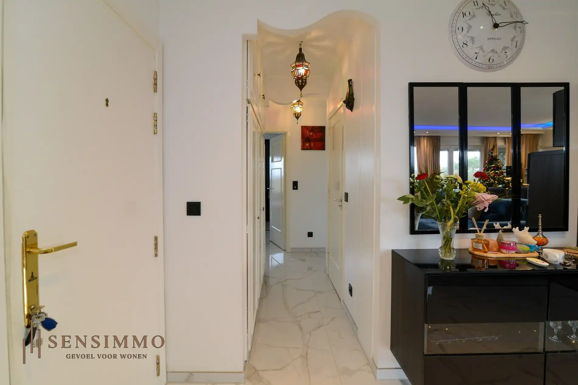 Lichtrijk en ruim 4 slaapkamer appartement met parking vlakbij Genk centrum! foto 7