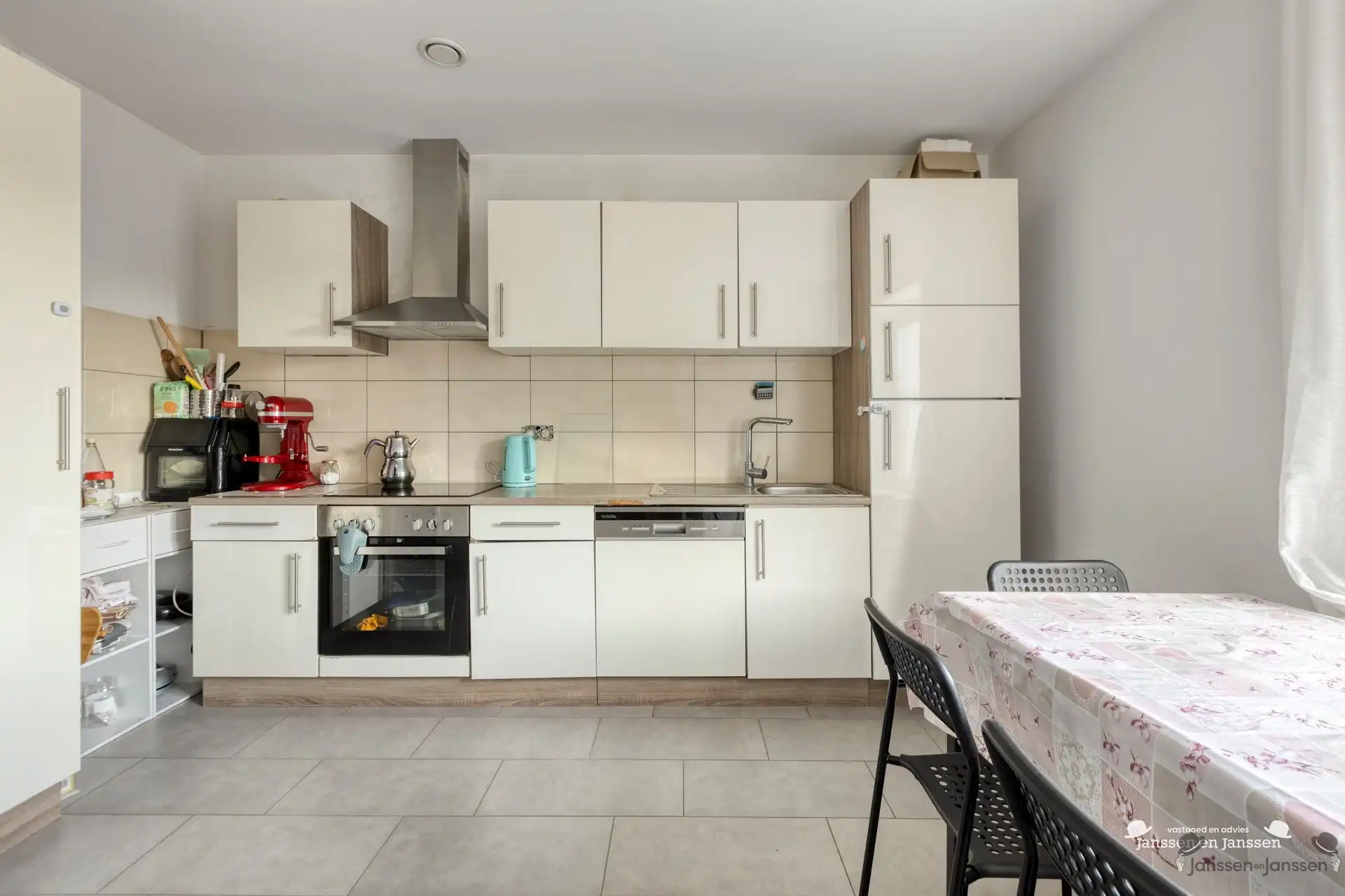 Praktisch duplexappartement met 2 slaapkamers en overdekt terras in het centrum van Leopoldsburg foto 6