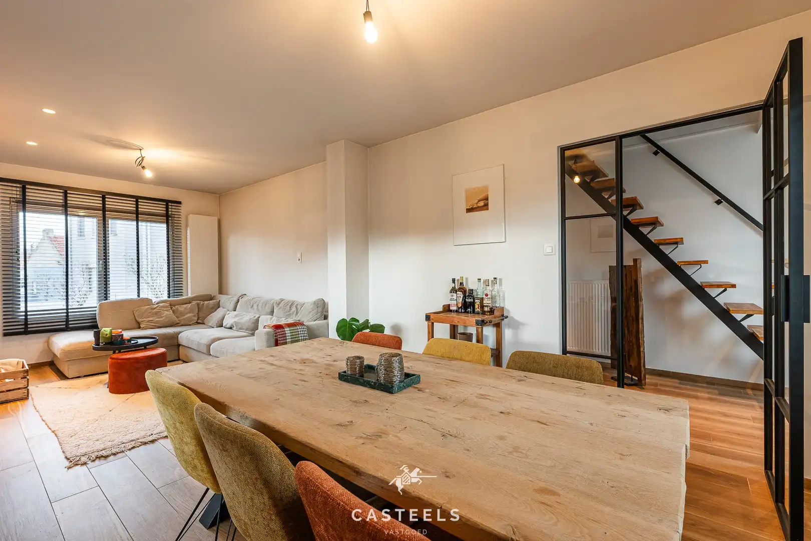 Met smaak gerenoveerde woning te koop in Gavere foto 4