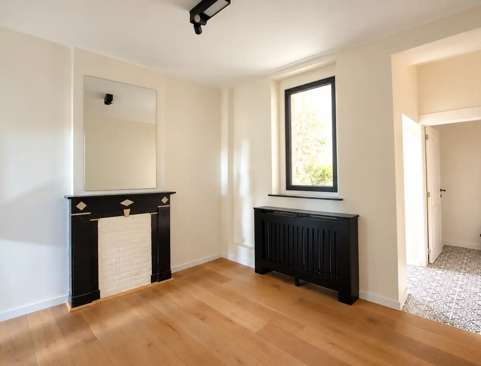 Prachtig gerenoveerde woning voor gemengd gebruik. foto 11