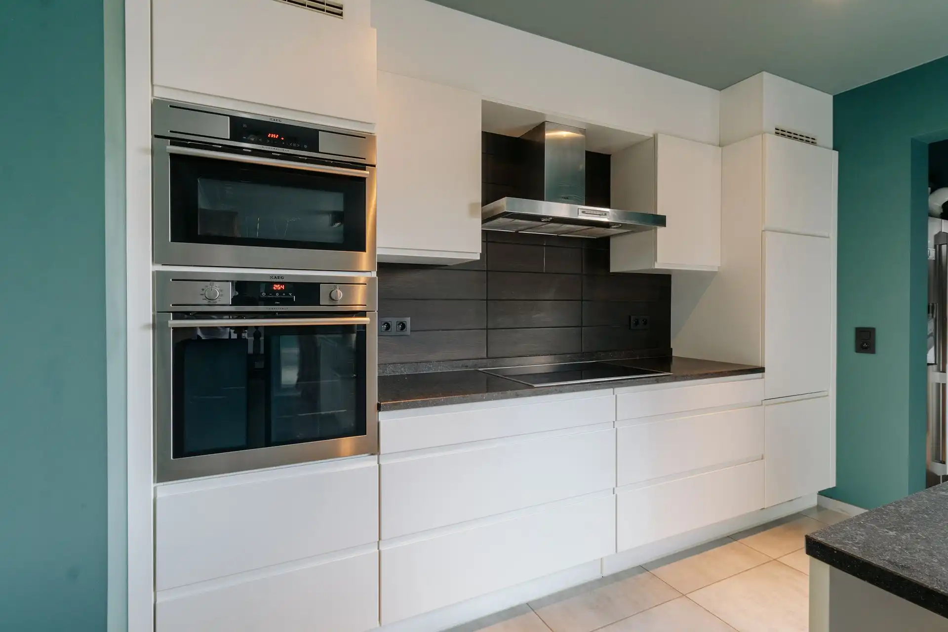 Unieke woning met magazijn in Boom foto 9