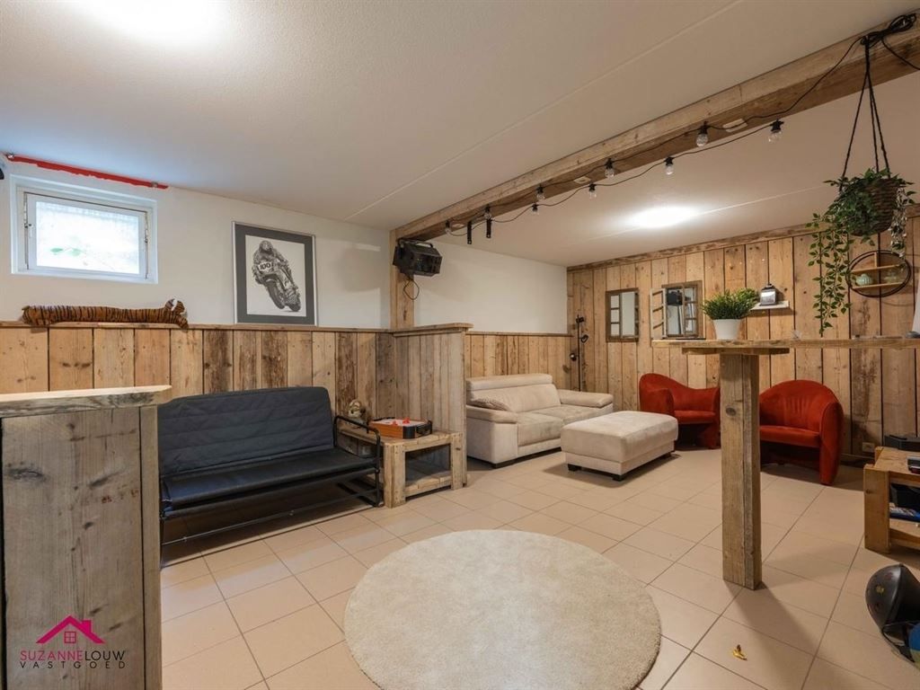 Landelijke villawoning met dubbele vrijstaande garage foto 64