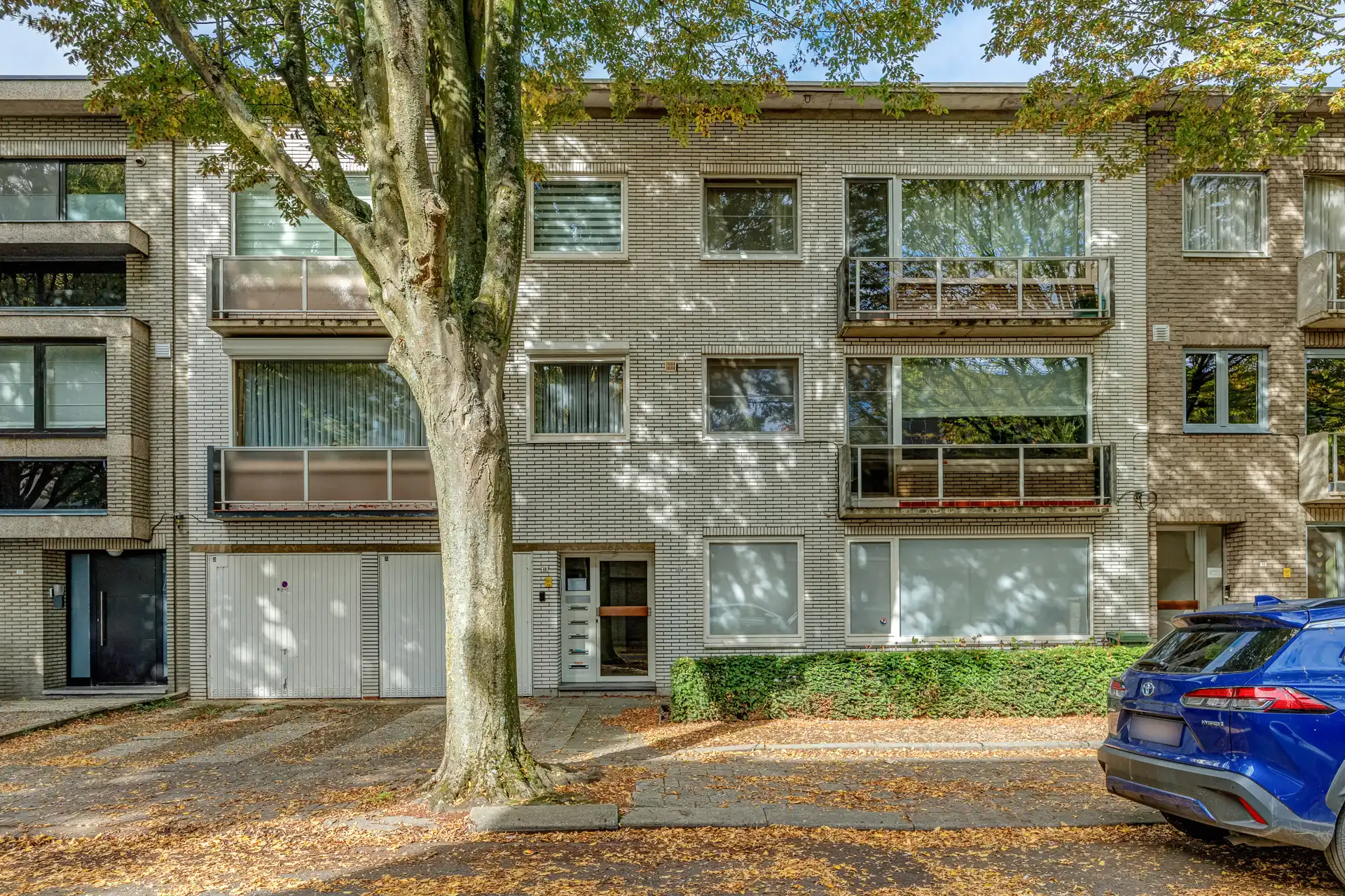 Gelijkvloers appartement met riante tuin, garage met oprit foto 13