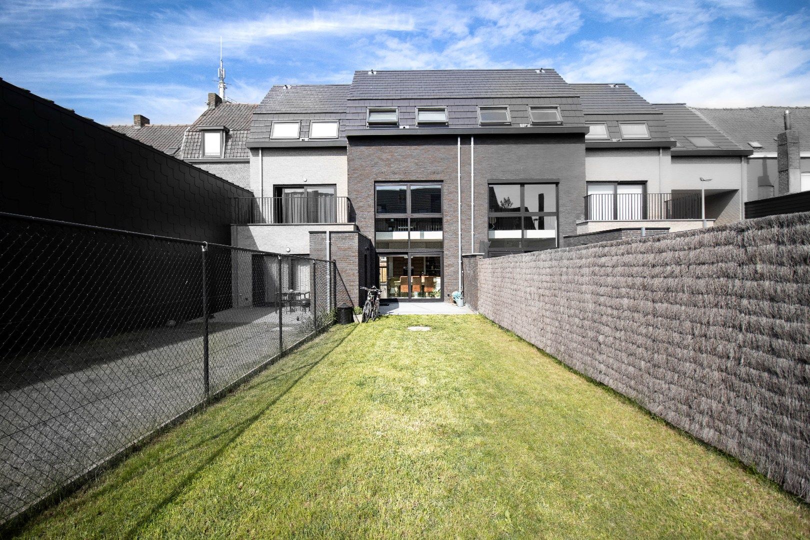 Rijwoning met 3 slaapkamers en tuin in Kortrijk foto 18