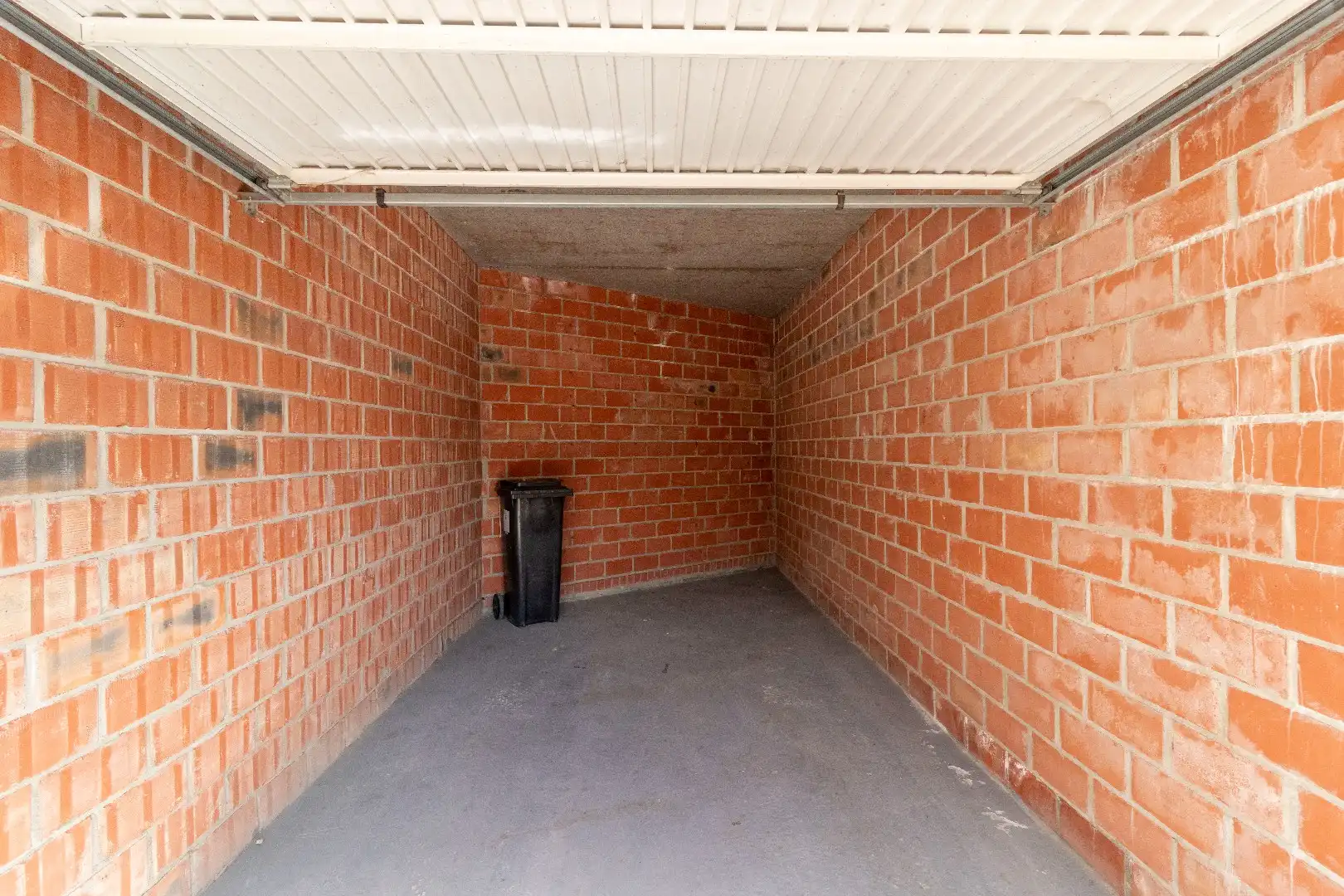 Appartement in het centrum met garage én parkeerplaats! foto 14