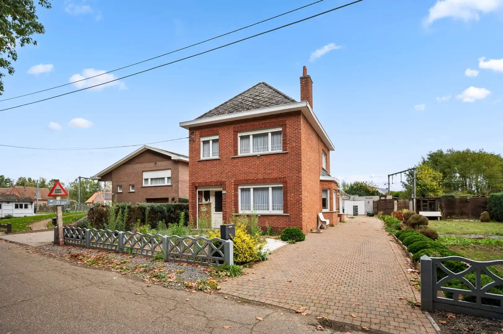 Renovatiewoning met grote tuin gelegen n een doodlopende straat over een bos foto 16