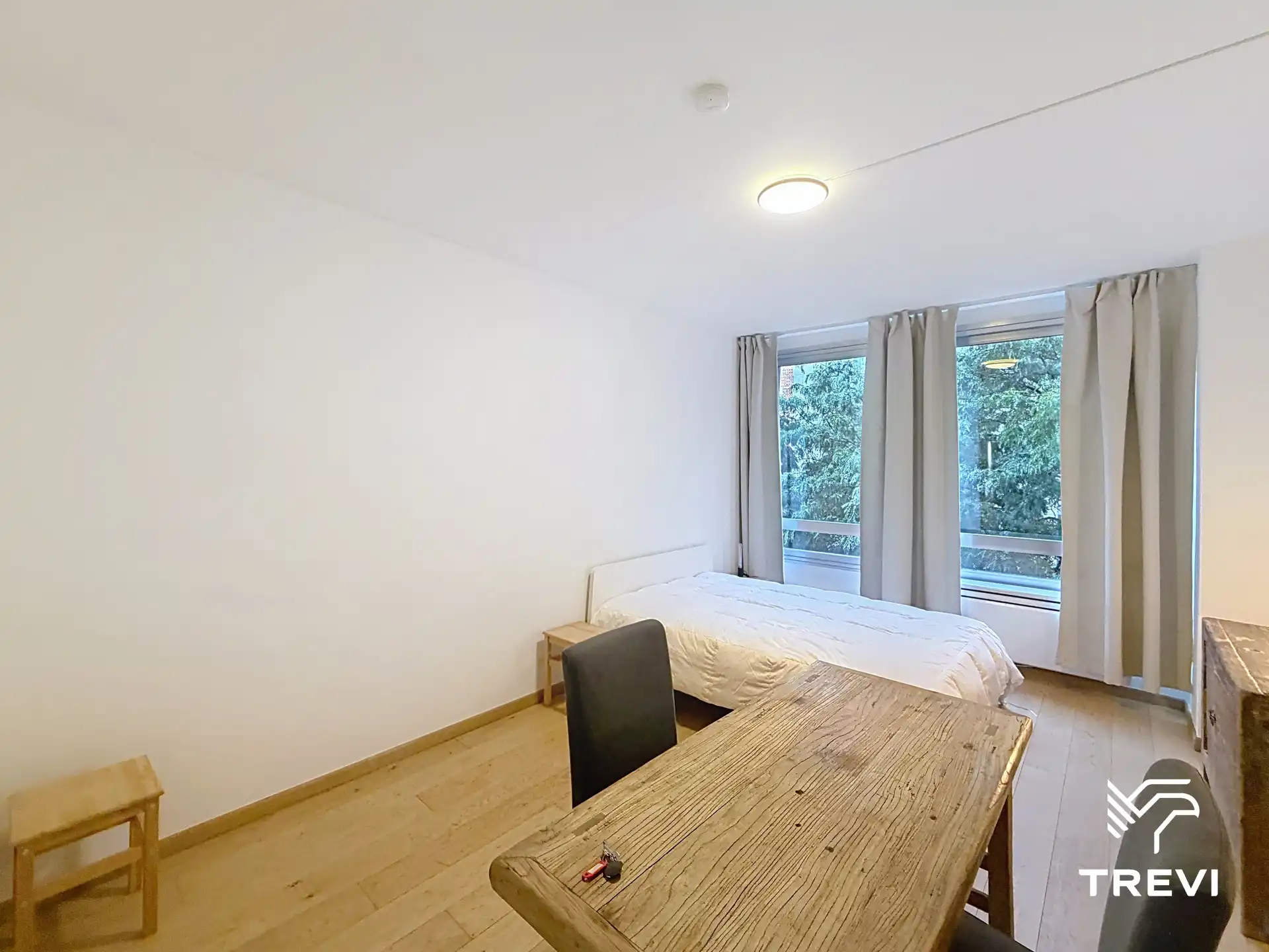 LOUIZA – Ideaal gelegen bemeubelde studio! foto 4