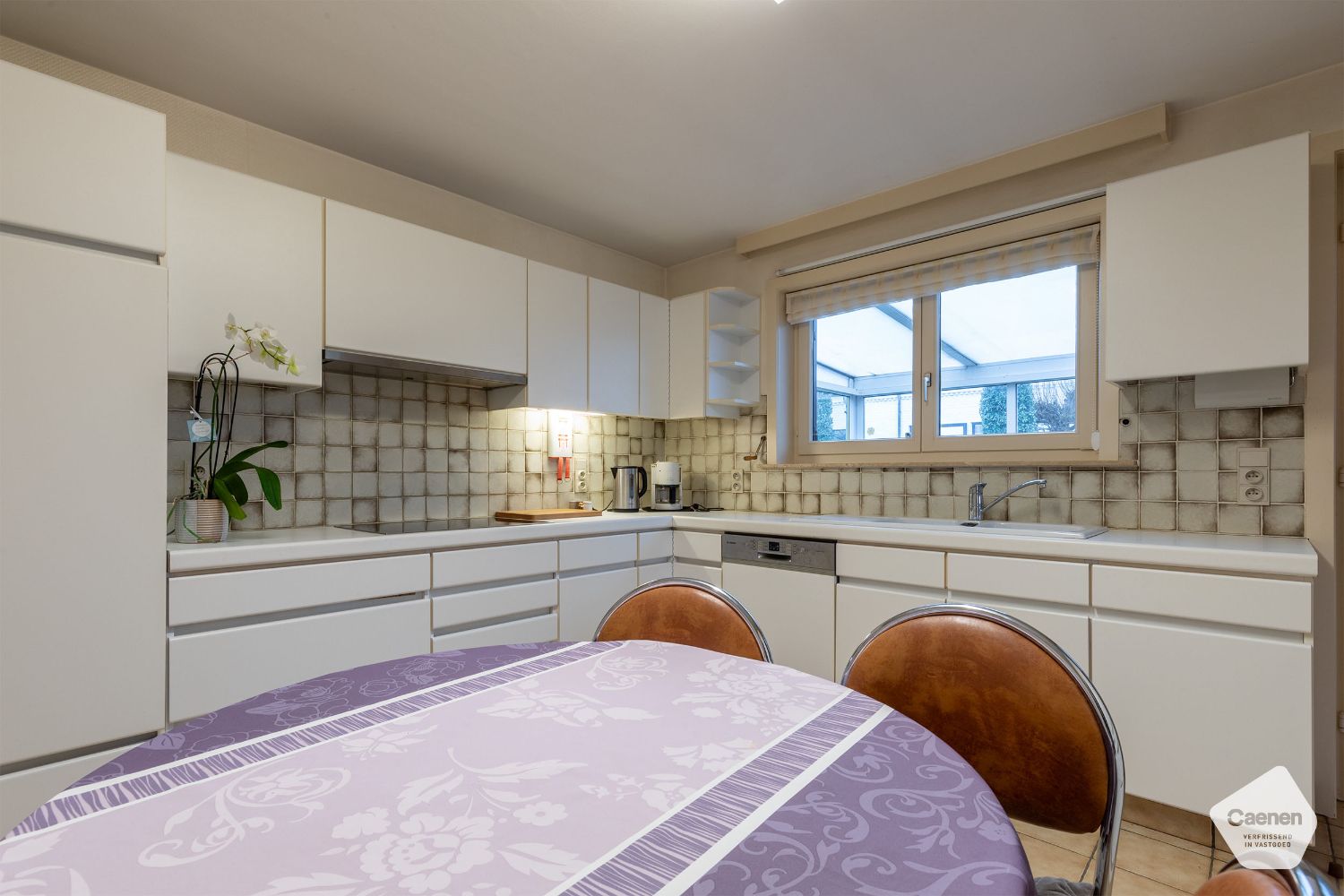 Charmante villa met tal van mogelijkheden en prachtige zongerichte tuin foto 12