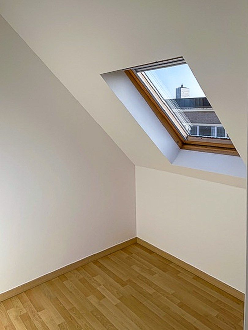 Instapklaar duplexappartement met terras nabij centrum Oostende foto 11