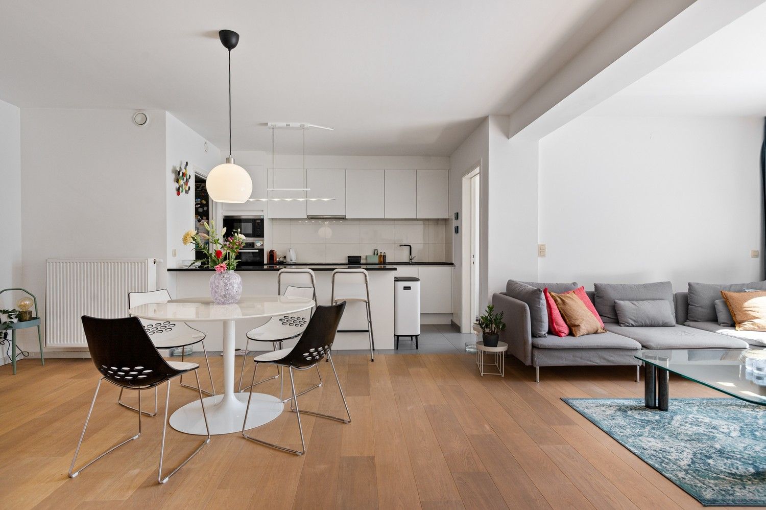 Gezellig instapklaar gelijkvloers appartement met 3 SLPK en een ruim tuin/terras in Antwerpen! foto 3