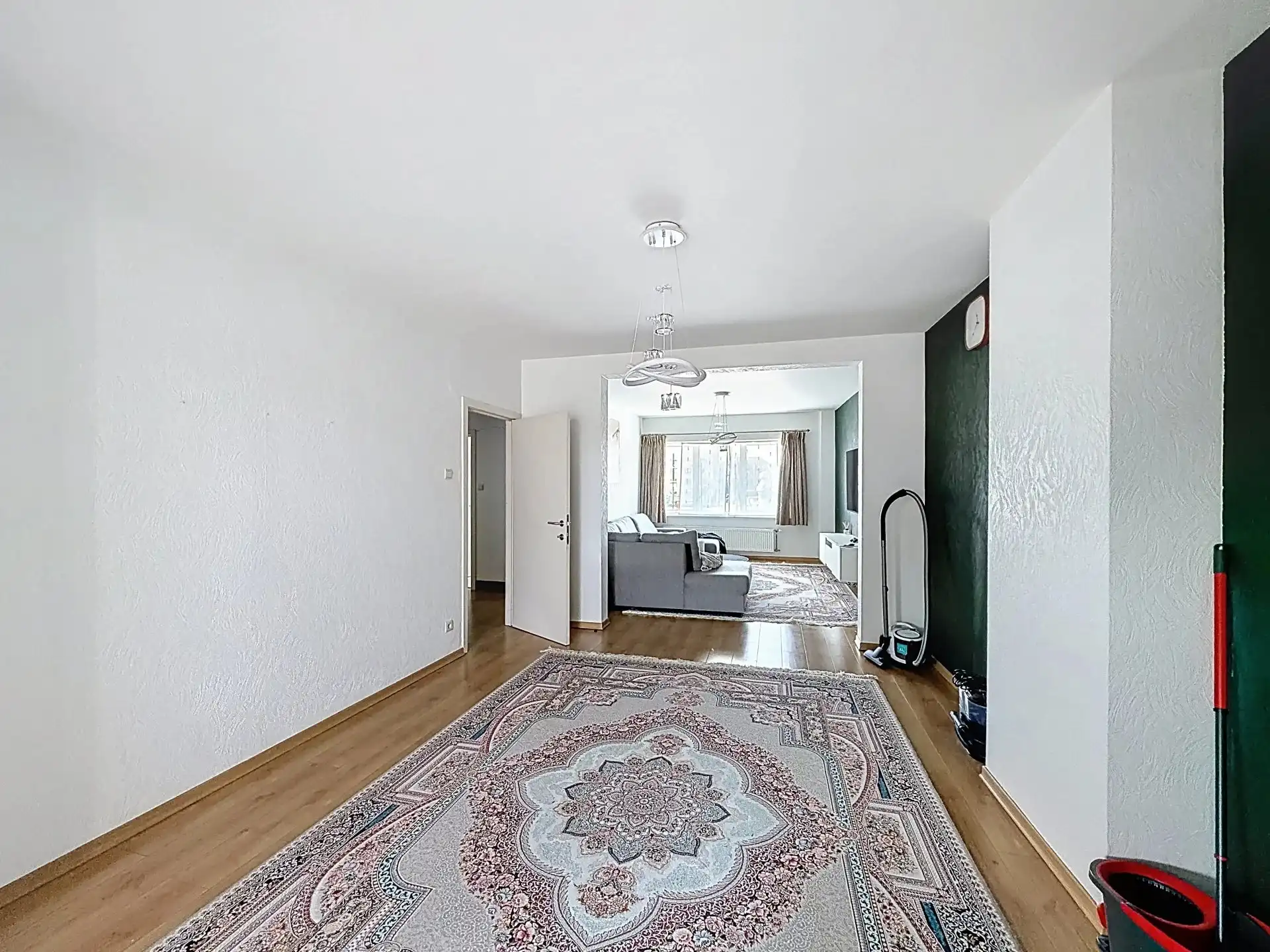 Handelspand met bovengelegen duplex-appartement in het centrum van Dessel. foto 10