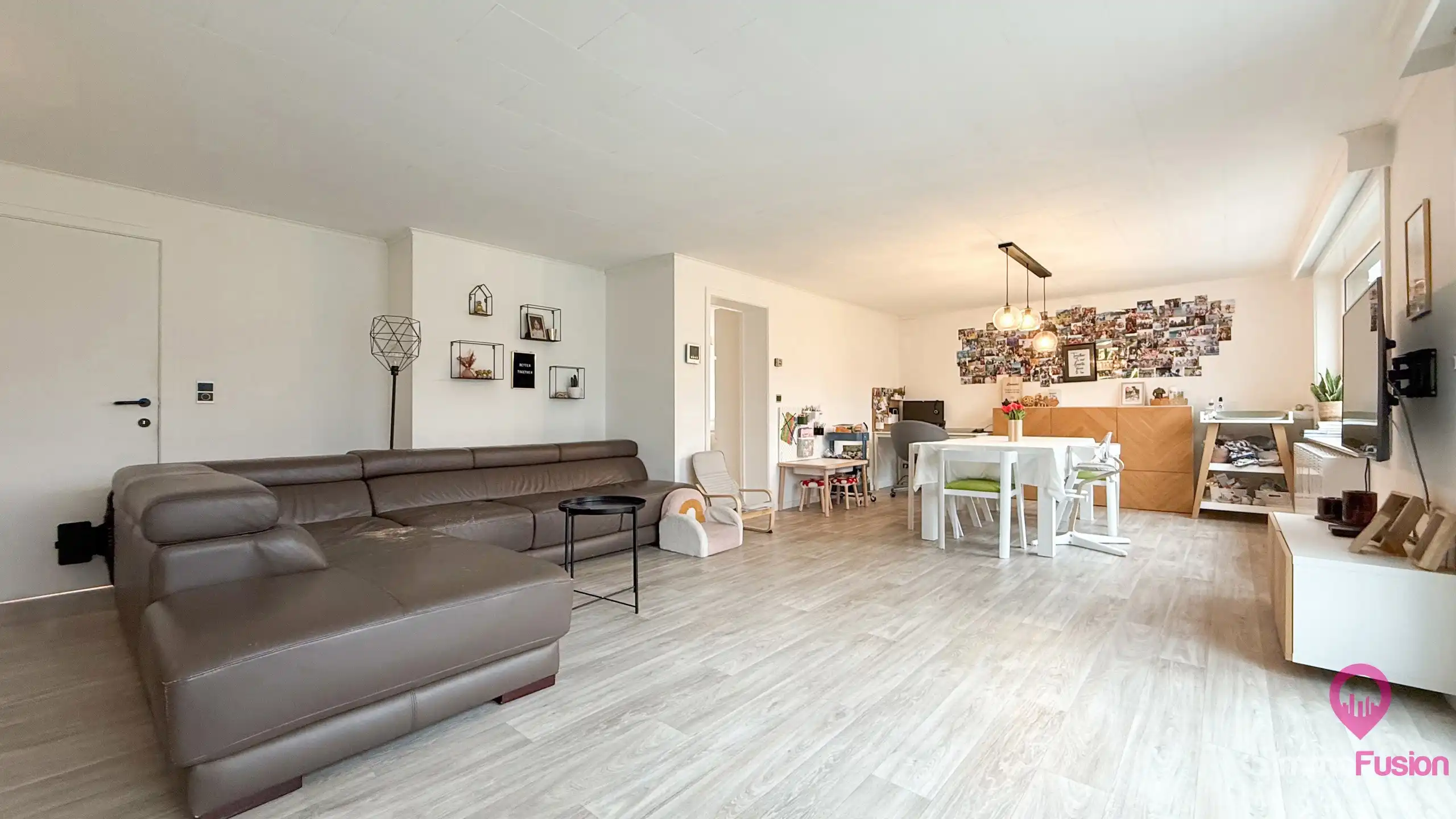 Ruime instapklare open bebouwing met 2 badkamers op 9a grond foto 4