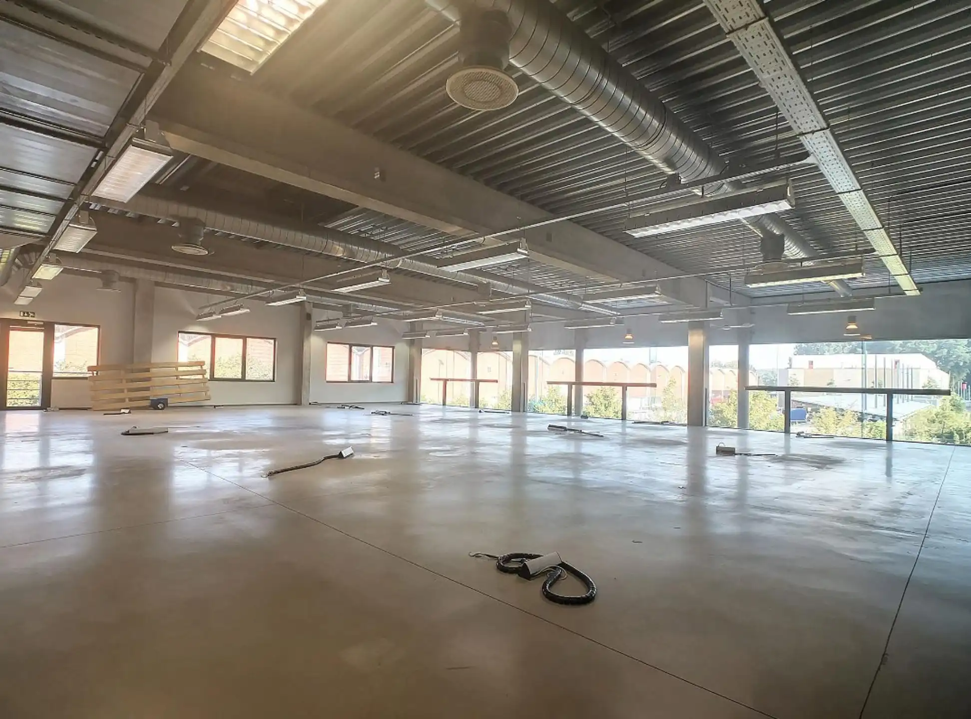 Kantoren te huur 1.251 m² op Linkeroever, Antwerpen   foto 5