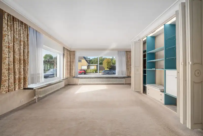 Te renoveren villa, ideaal geschikt voor bijberoep met veel ruimte en grote tuin in centrum Beveren opp 837 m² foto 4
