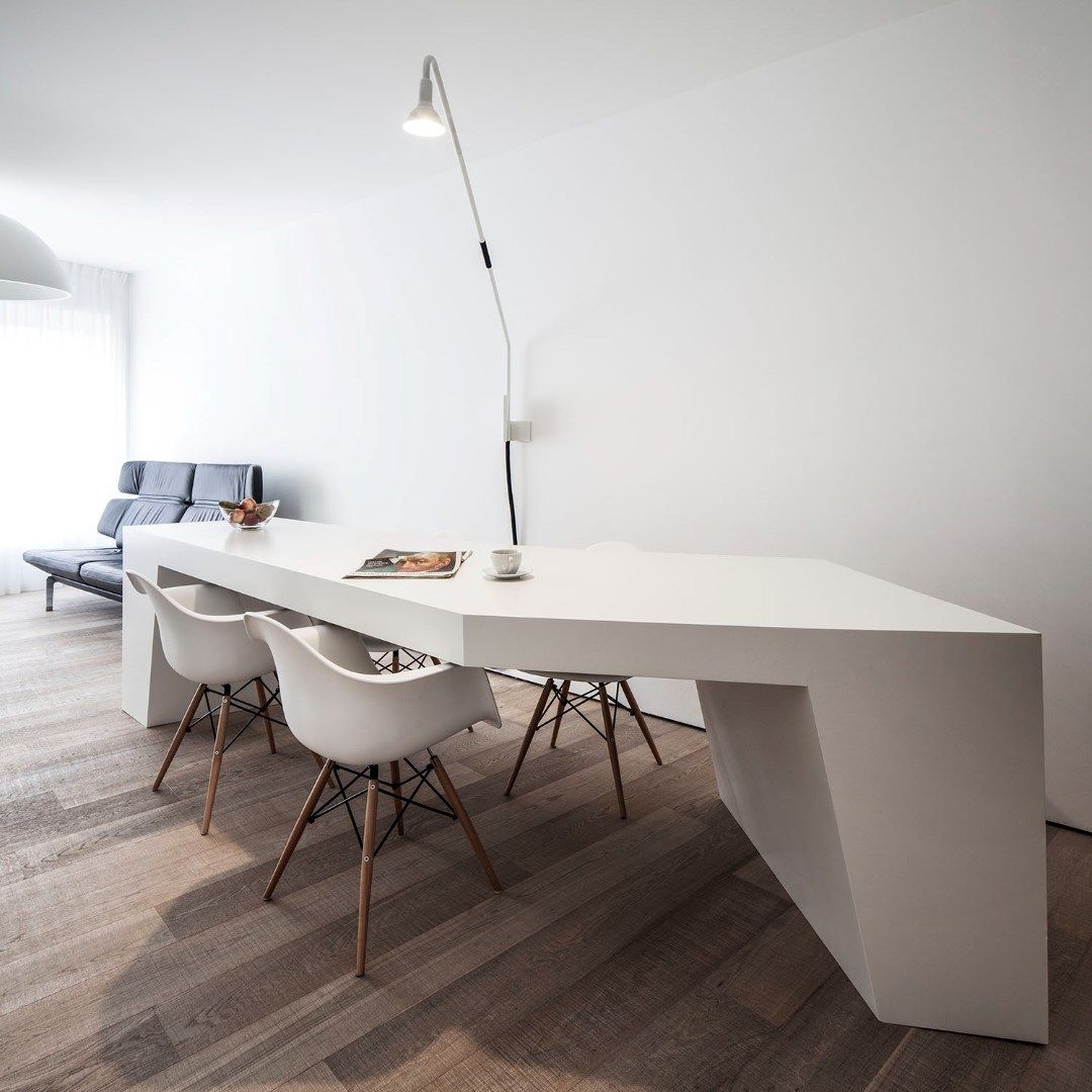 Uniek rolstoelvriendelijk en gemeubeld gelijkvloers appartement met terras dankzij hoogstaande architectuur  foto {{pictureIndex}}