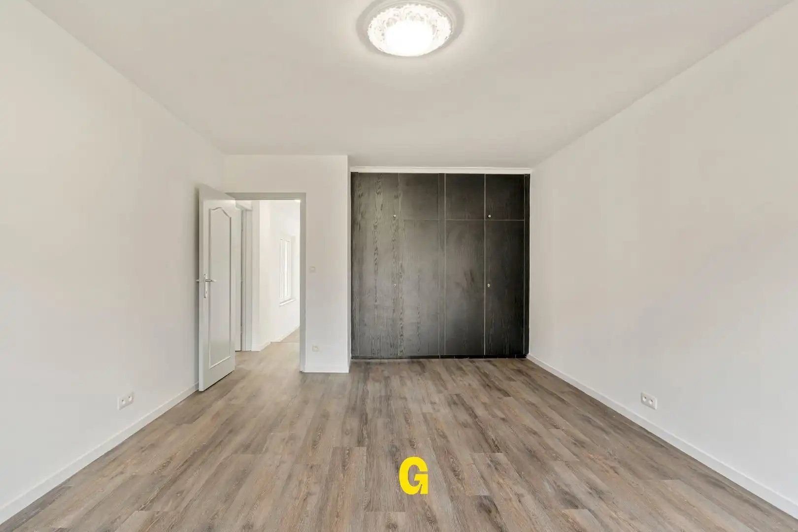 Vakkundig gerenoveerde woning met binnenkoer, tuin en bijgebouwen op 4a 62ca - EPC label B foto 16