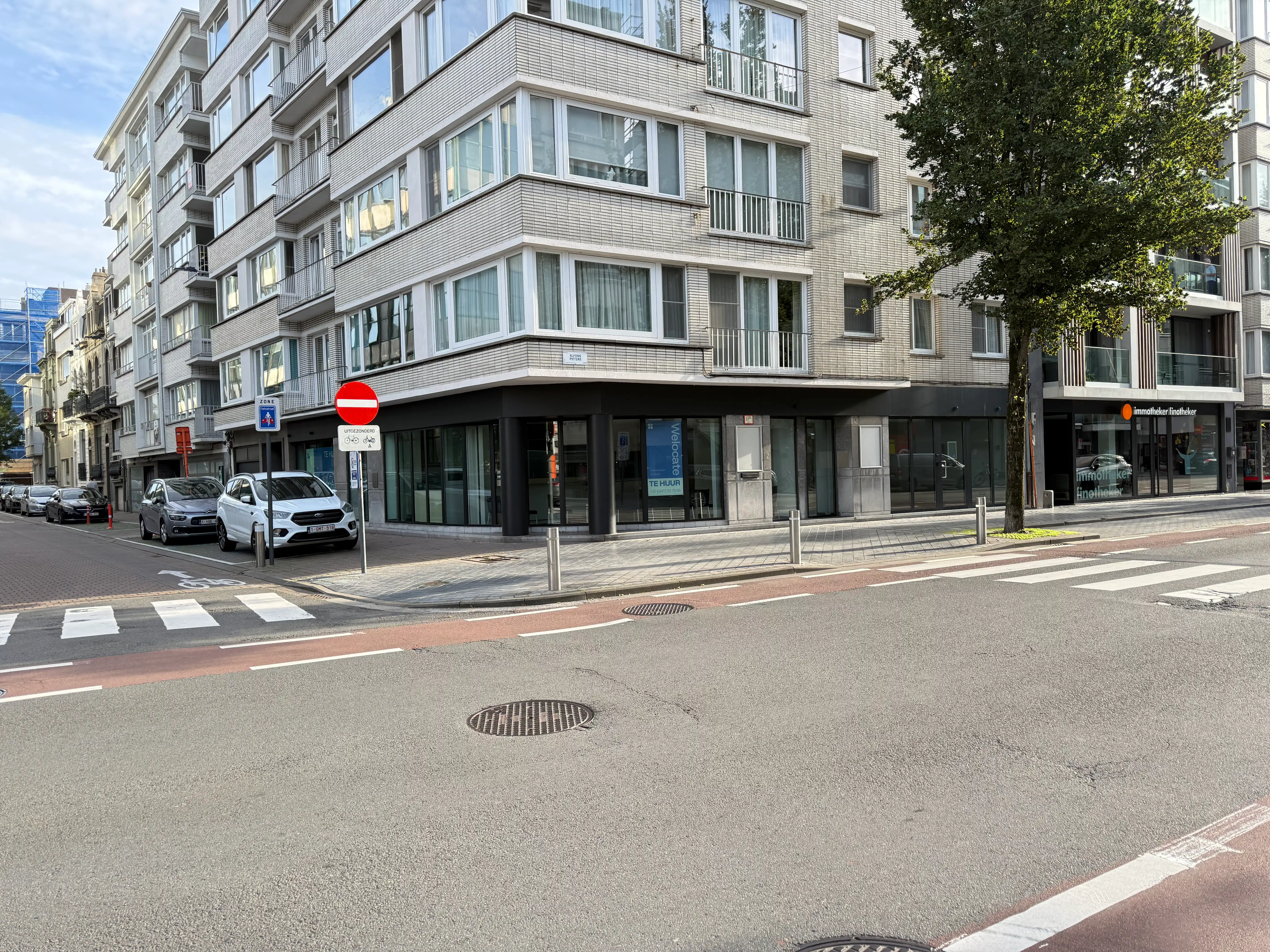 Ruim handelsgelijkvloers op hoekligging 330m² foto 16