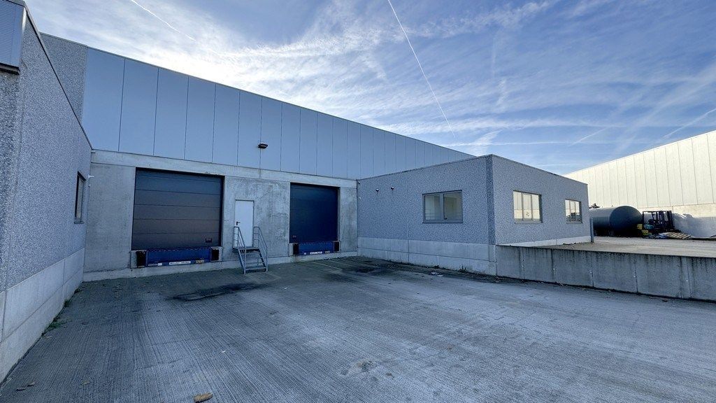 Logistieke loods te huur nabij R16 te Lier foto 2