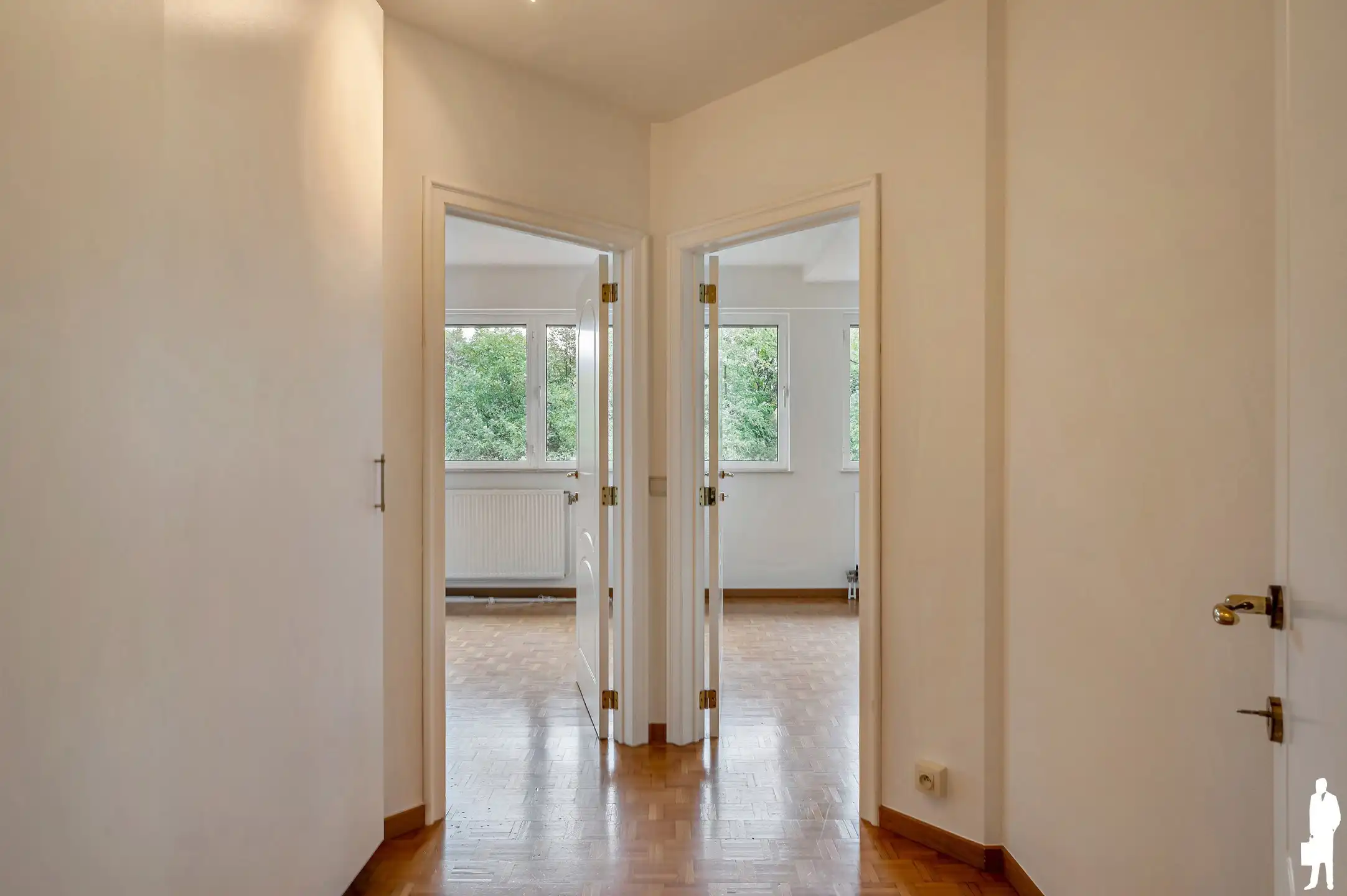 In het groen gelegen appartement van 100m2 met 2 slaapkamers, overdekt terras en parking foto 11