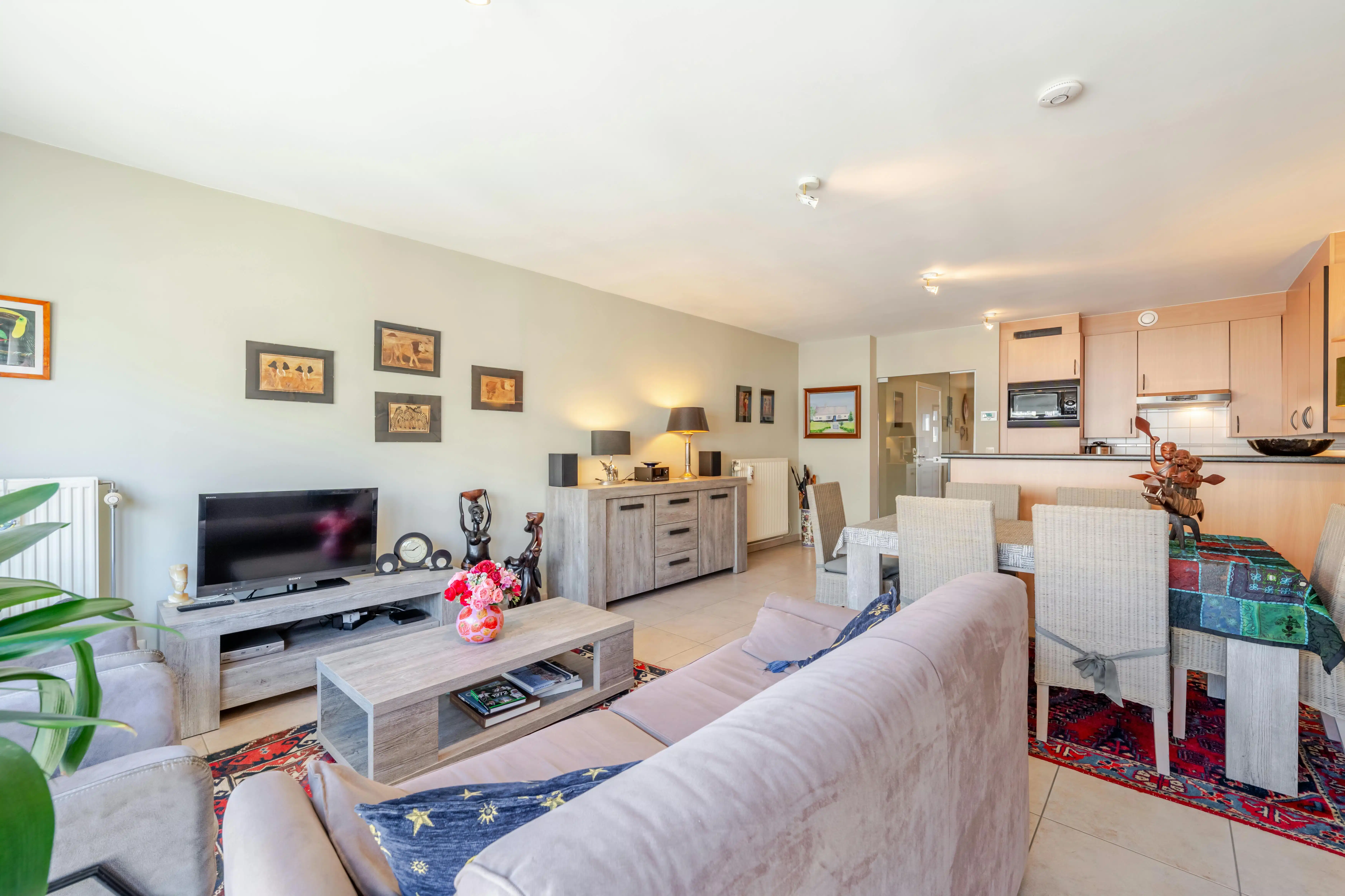 Ruim 2-slaapkamer appartement met zonnig terras te Oostende foto 5