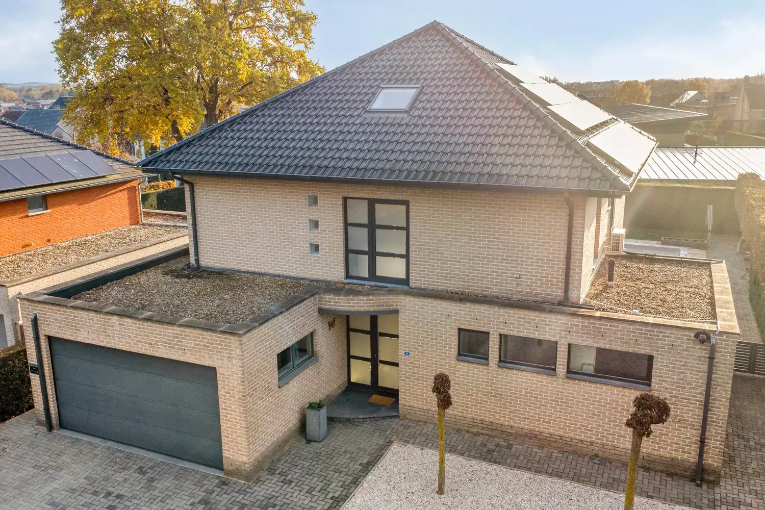 Ruime, energiezuinige gezinswoning met ingebouwd zwembad op toplocatie in Lanaken foto 6